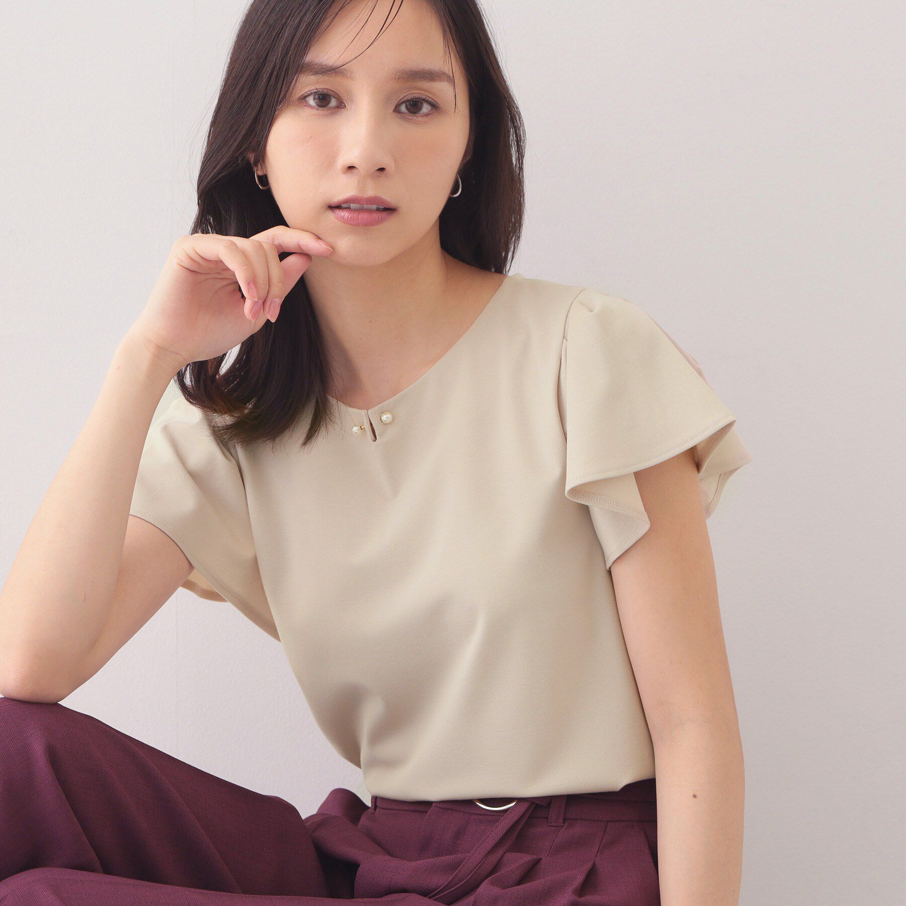 index「【接触冷感】フリルフレンチスリーブトップス《UVケア／洗濯機OK》」|Tシャツ・カットソー|グレージュ(050)