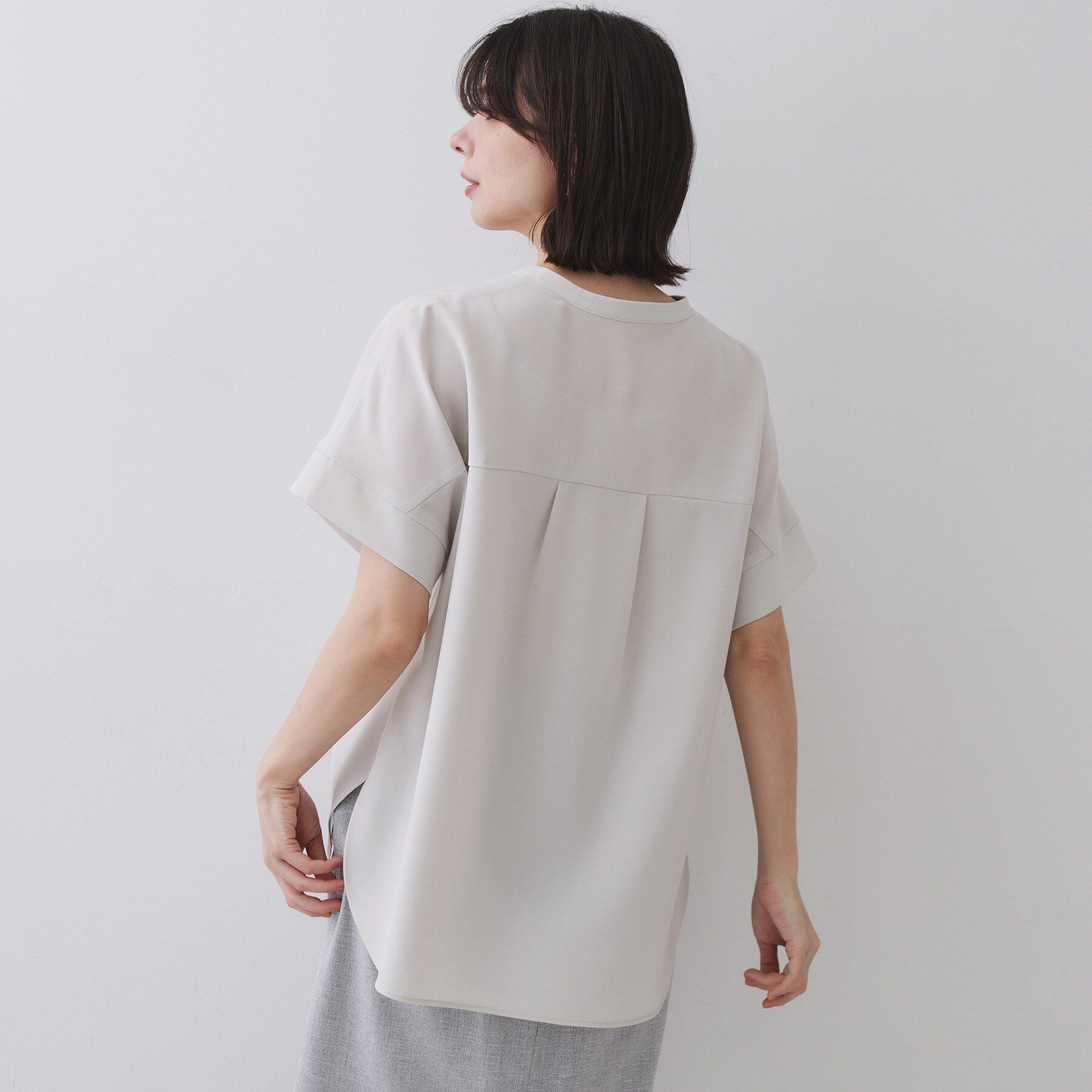 OPAQUE.CLIP「《5色展開／SS-LLサイズ》スキッパー金ボタンブラウス／セットアップ対応【防シワ／ストレッチ／洗濯」|シャツ・ブラウス|
