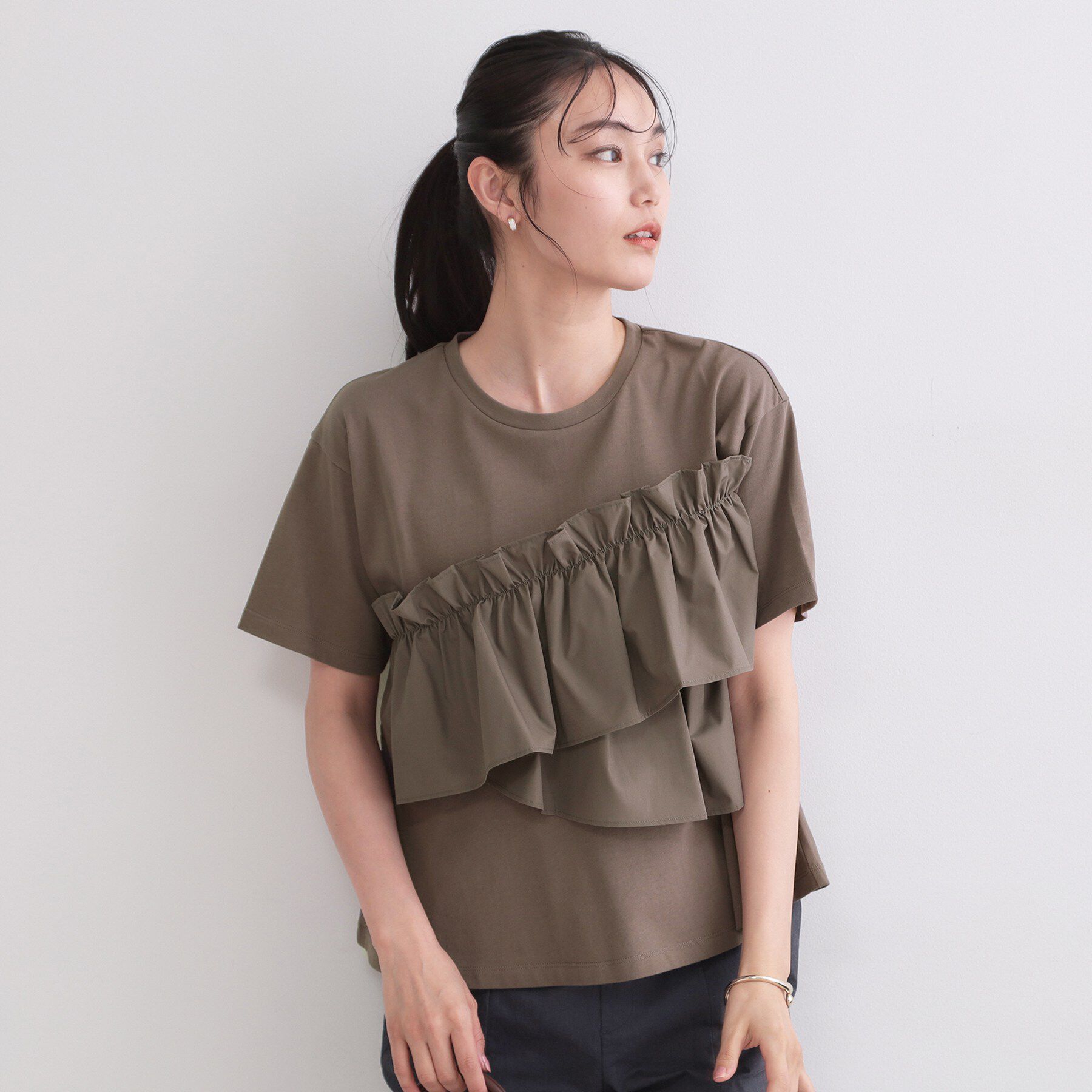 OPAQUE.CLIP「【接触冷感】アシメフリルドッキングカットソー《洗濯機OK》」|Tシャツ・カットソー|