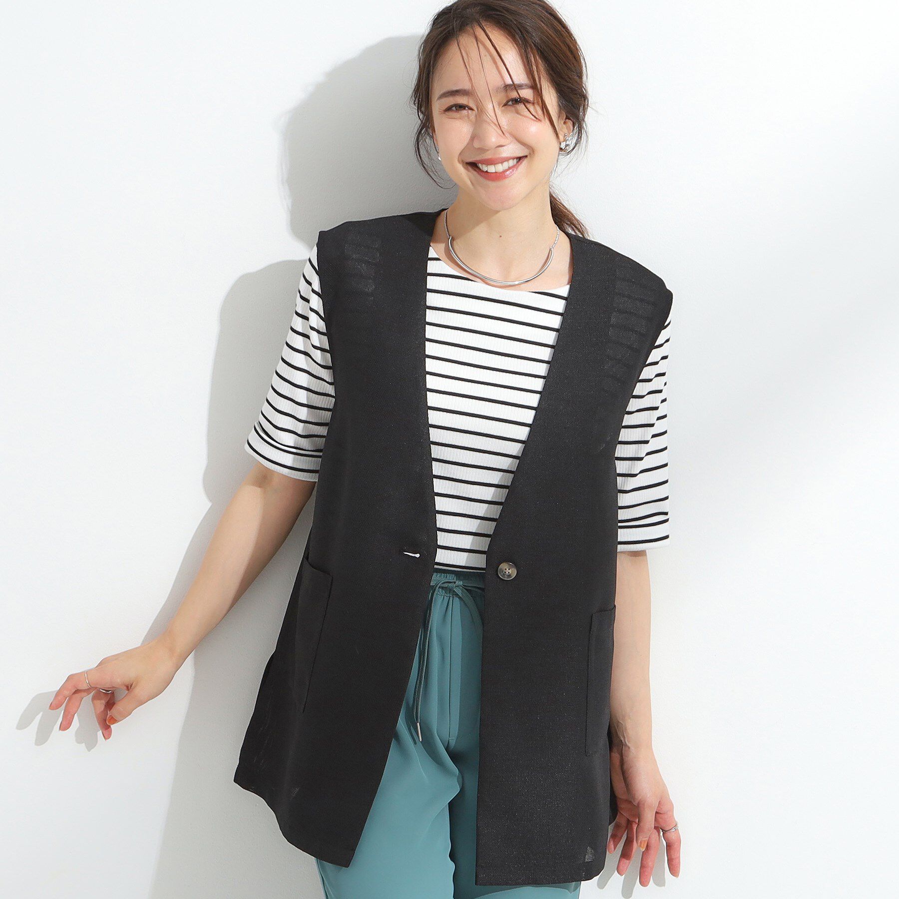 SHOO･LA･RUE「【S-LL】夏のレイヤードコーデに さらりと着られるメッシュジレ」|ベスト・ジレ|ブラック(019)