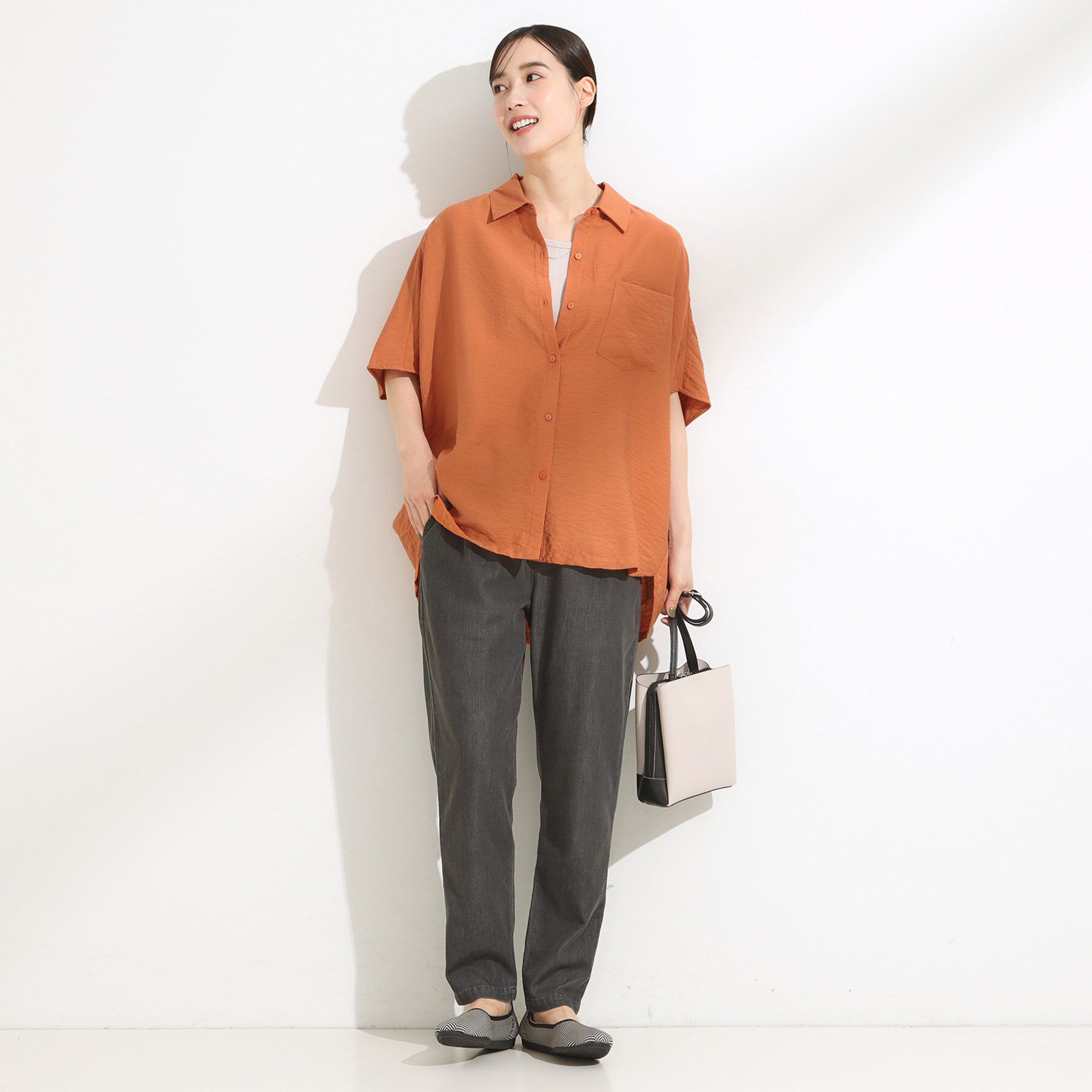 SHOO･LA･RUE「【洗える/S-LL/5分袖】1枚でも羽織としても。さらさらドレープシャツ」|シャツ・ブラウス|