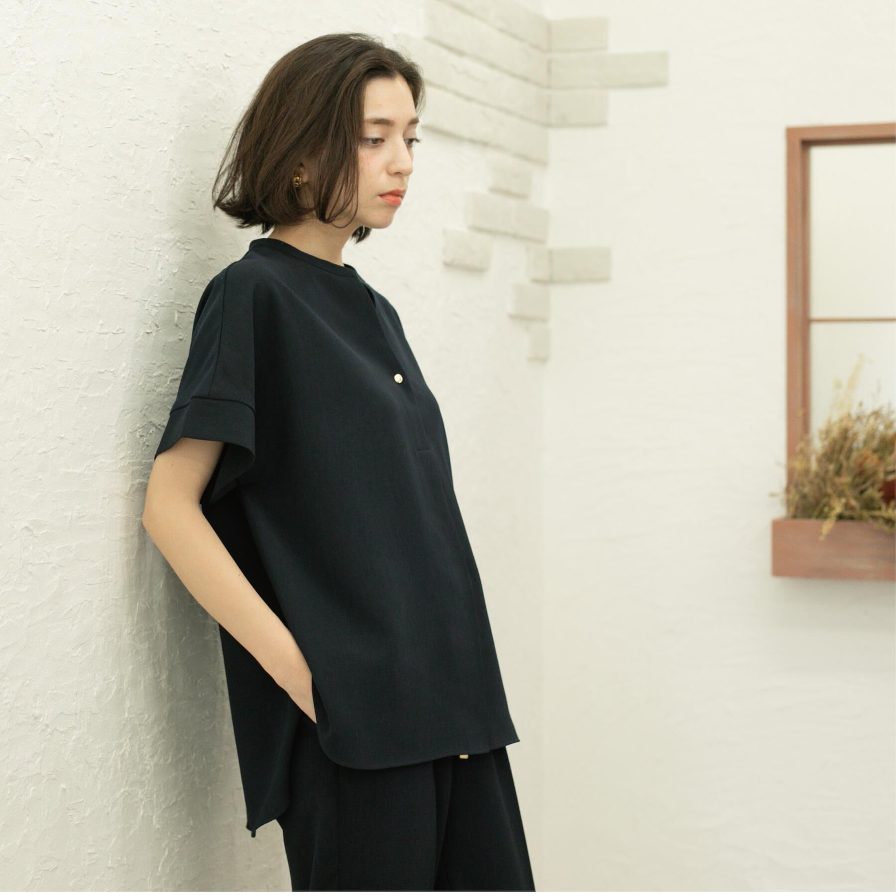 OPAQUE.CLIP「《5色展開／SS-LLサイズ》スキッパー金ボタンブラウス／セットアップ対応【防シワ／ストレッチ／洗濯」|シャツ・ブラウス|