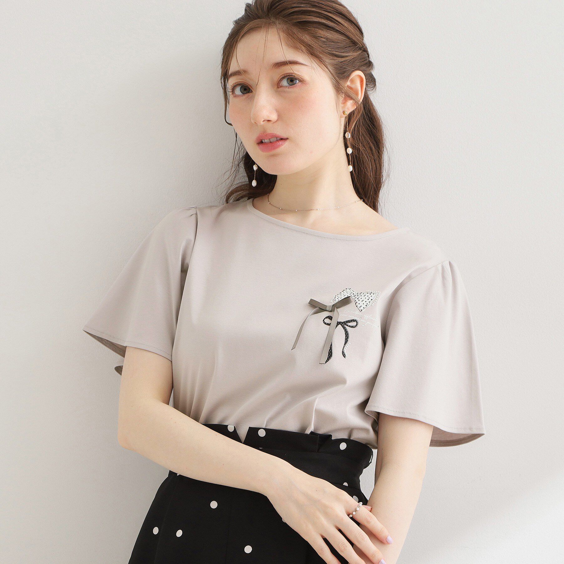 Couture broach「【接触冷感・UVカット・洗える】リボンプリントTシャツ」|Tシャツ・カットソー|