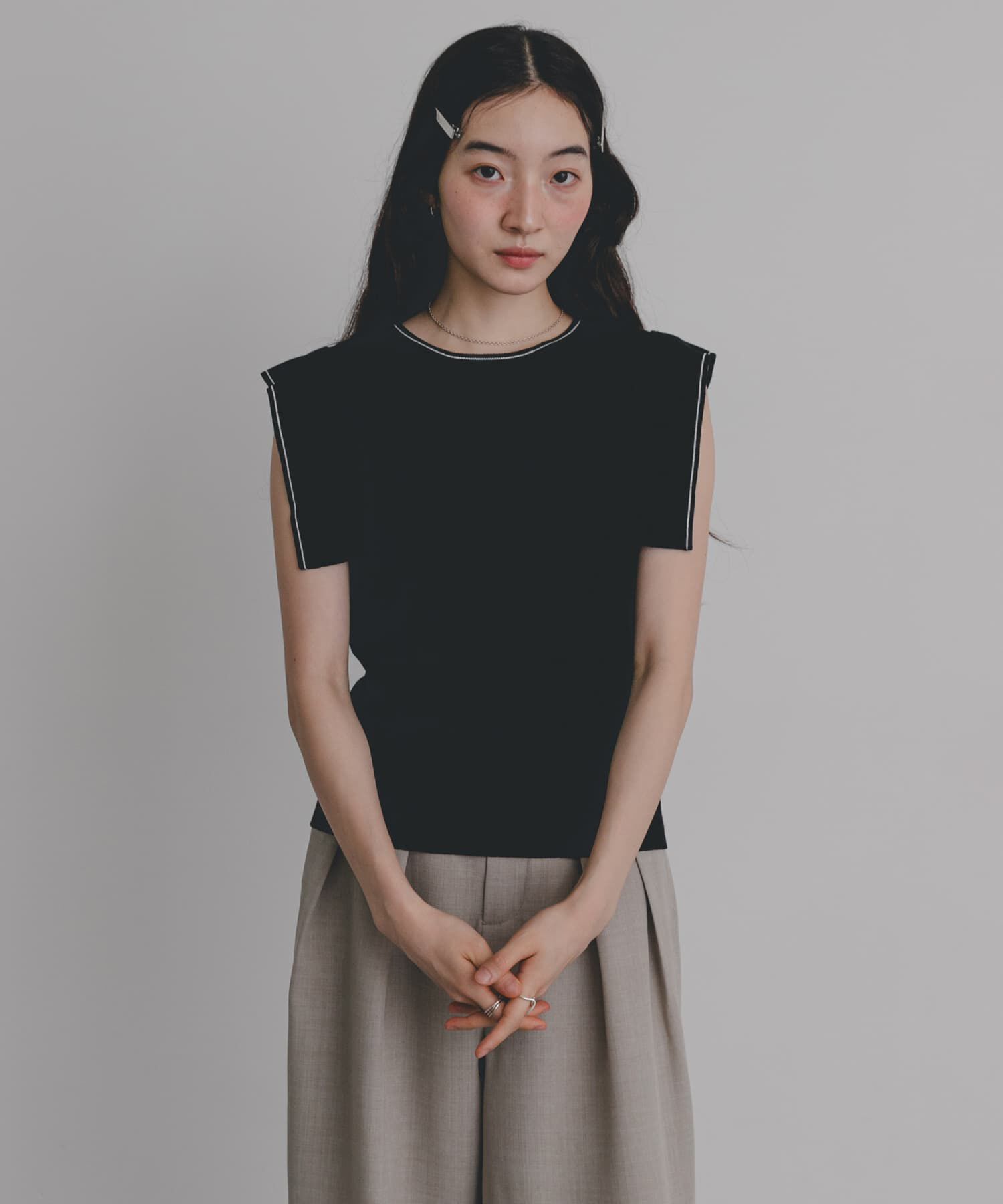 SENSE OF PLACE by URBAN RESEARCH「『洗濯可』パネルスリーブノースリセーター」|ニット・セーター|