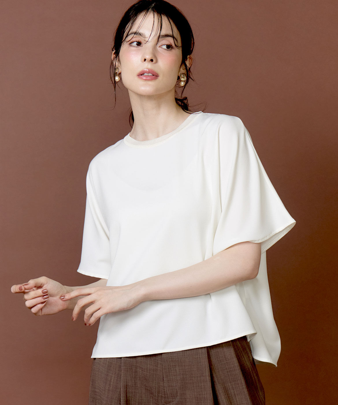 INED「《大きいサイズ》ジョーゼットドルマンスリーブカットソー《吸水速乾》」|Tシャツ・カットソー|オフホワイト1