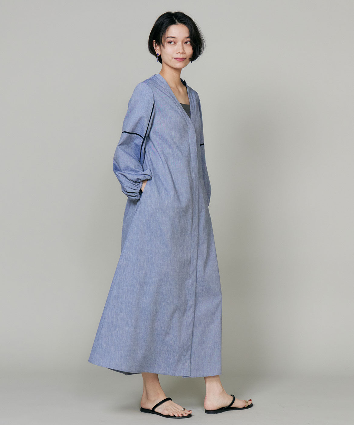 INED「《大きいサイズ》Vネックシャンブレーワンピース」|ワンピース|