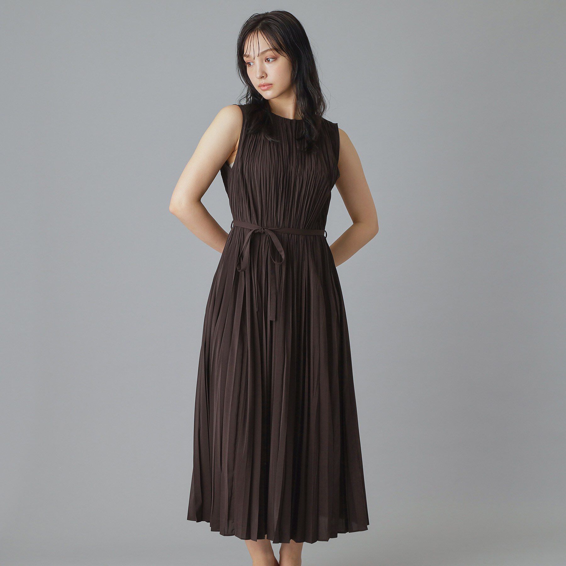 DRESSTERIOR「【ウォッシャブル/2WAYシルエット】ノースリーブプリーツワンピース」|ワンピース|