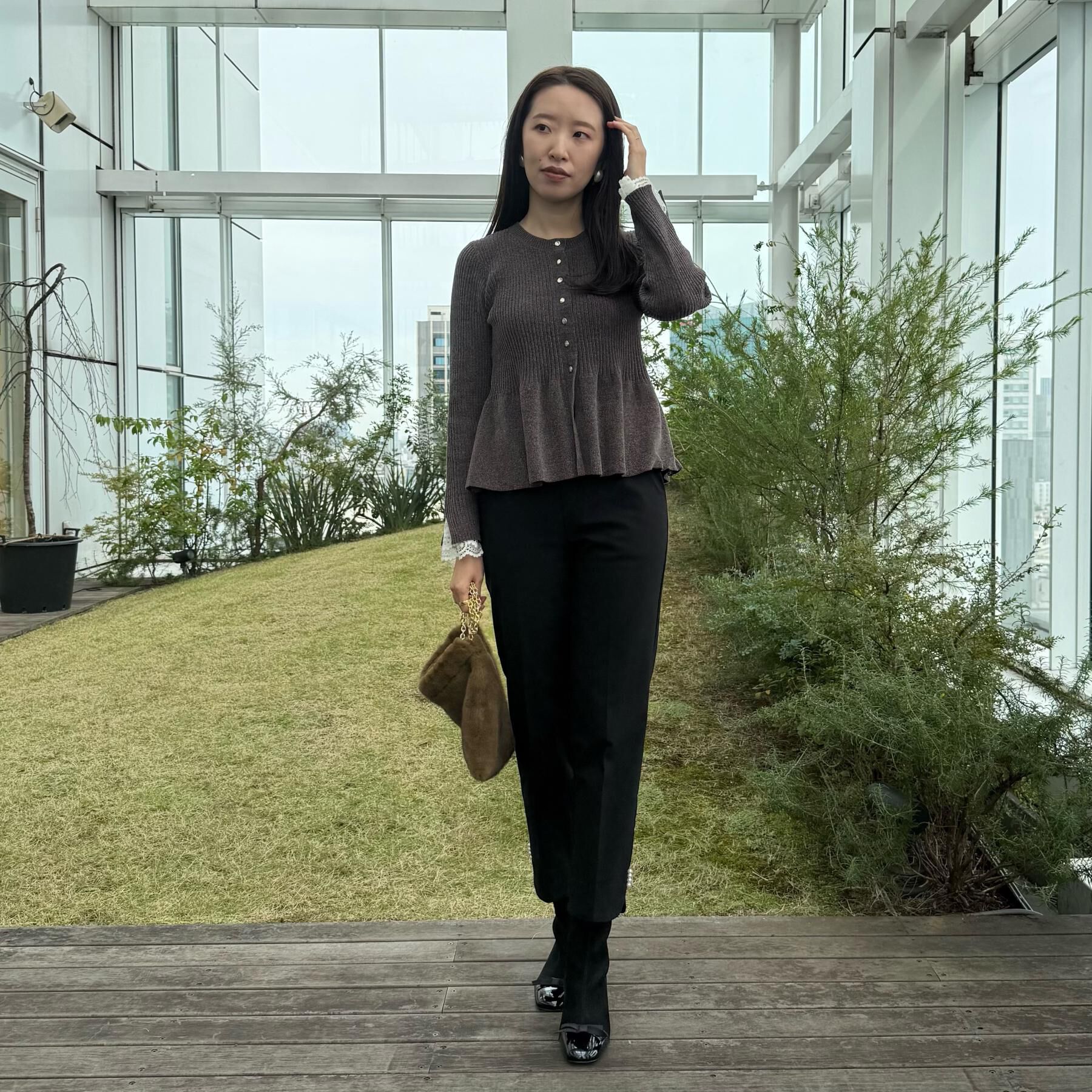 Couture broach「【袖口レース・着映え】短毛モールペプラム カーデ」|カーディガン|