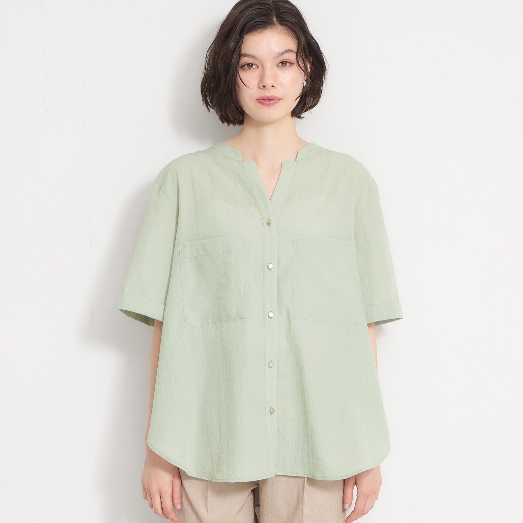 THE SHOP TK「【M-XL/刻みネックですっきり見え】Wポケット金ボタン 5分袖シャツ」|シャツ・ブラウス|