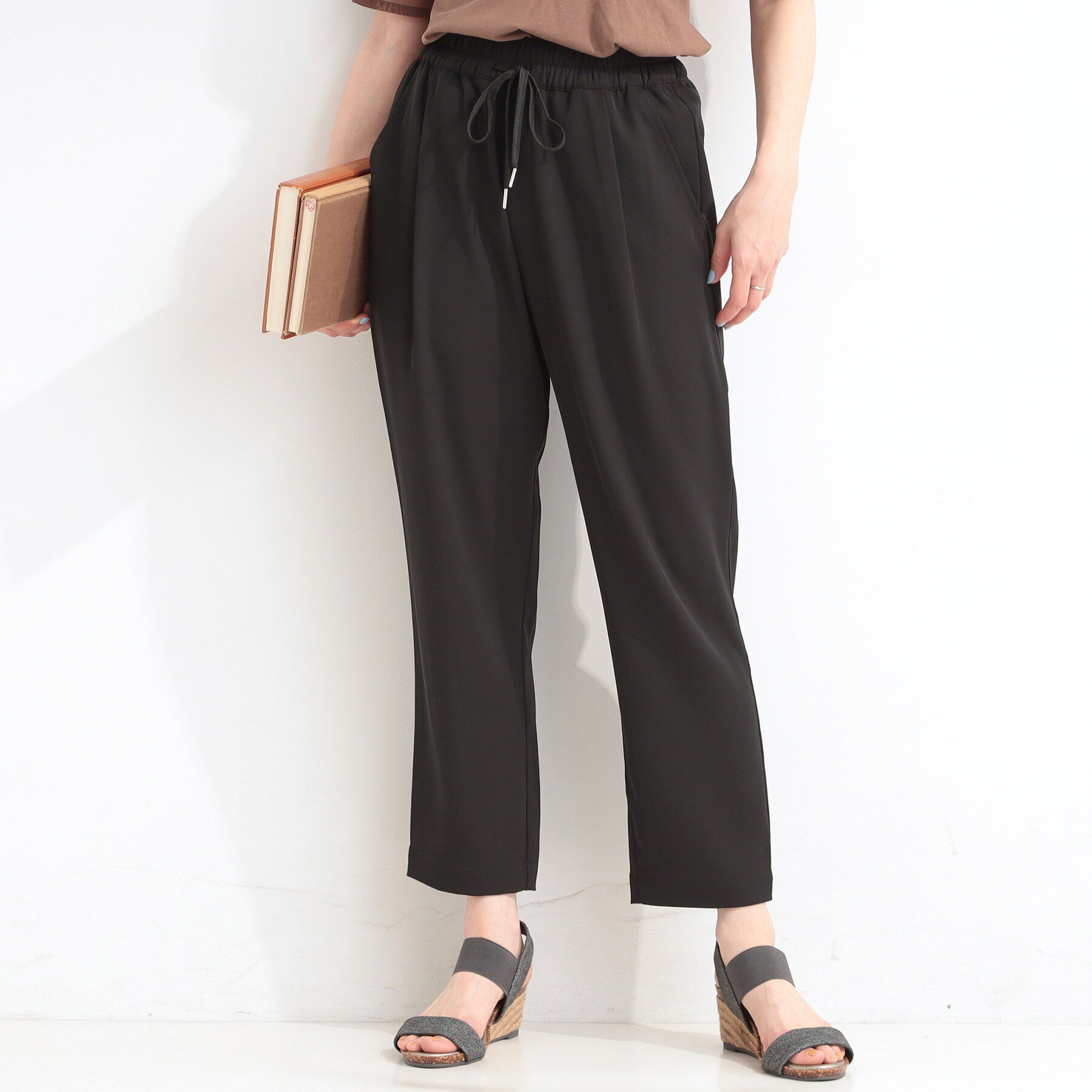 SHOO･LA･RUE「【ひんやり/UV/SS-3L/セットアップ可】さらさらぷるん イージーテーパードパンツ」|その他|ブラック(019)