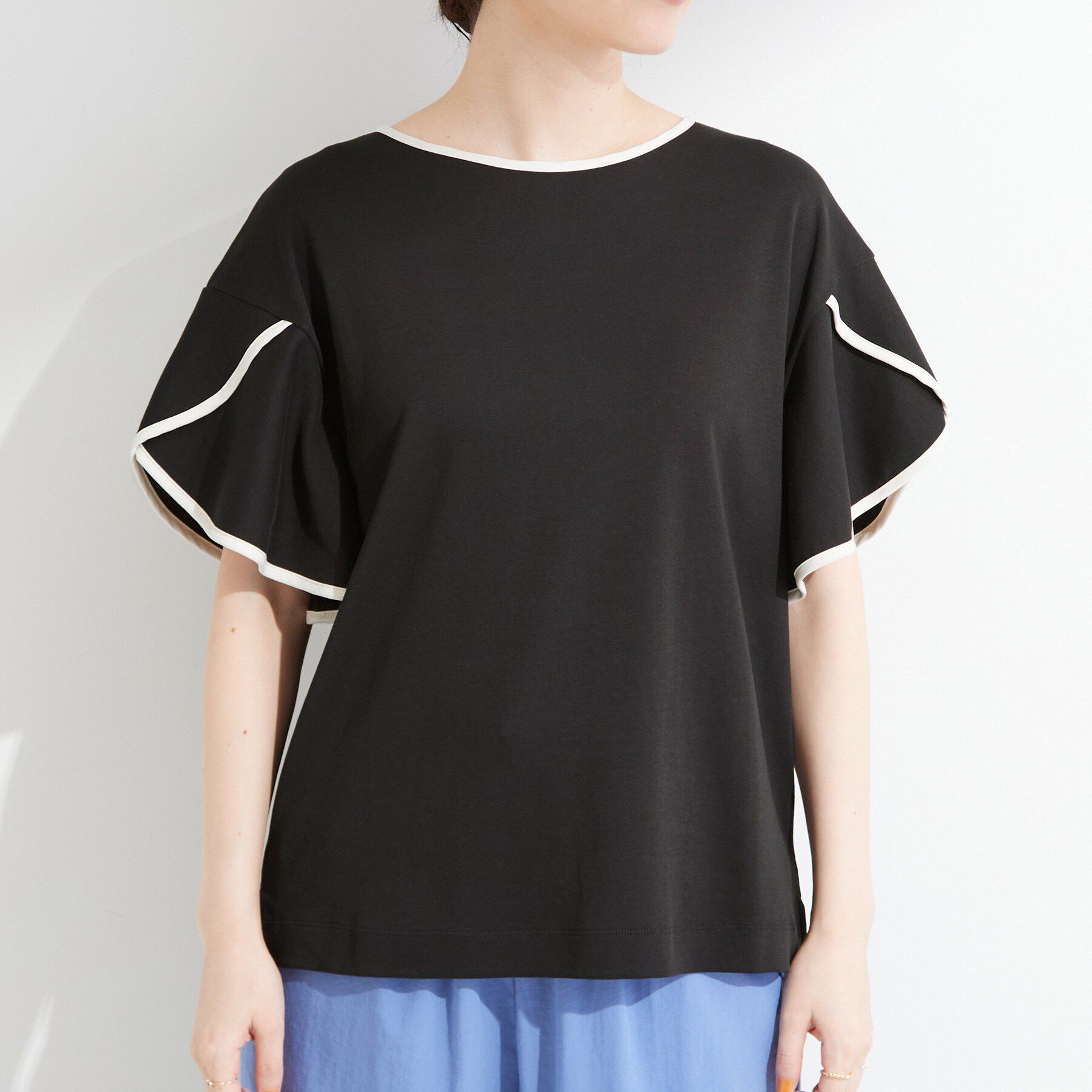 SHOO･LA･RUE「【ひんやり/洗濯機可/S-LL】配色パイピング フレアスリーブトップス」|Tシャツ・カットソー|