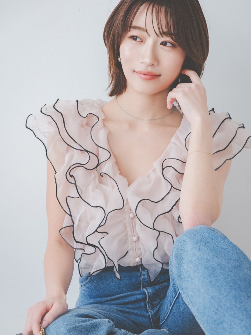 SNIDEL「【新色追加/WEB限定カラーあり】ノースリフリルブラウス」|シャツ・ブラウス|