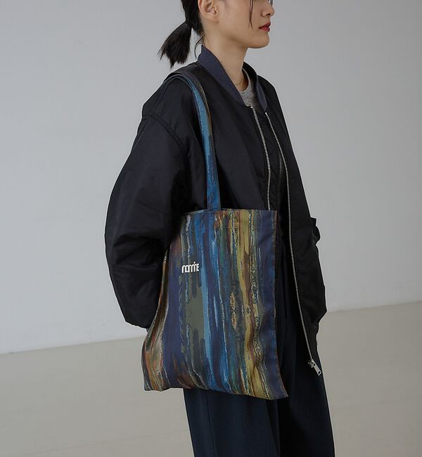 NOMINE「アイコン刺繍 ペイント柄アートプリント ロングハンドル トートバッグ」|トートバッグ|