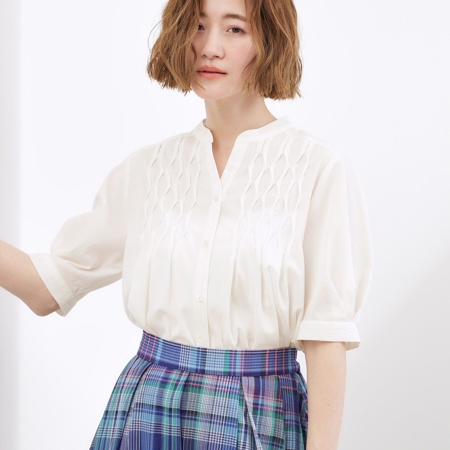 grove「【貴島明日香さん着用/体型カバー】ON・OFF使えるスモッキングタックブラウス」|シャツ・ブラウス|