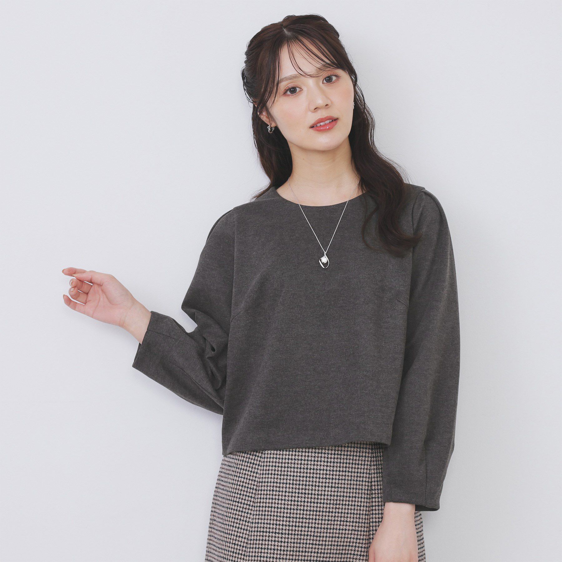 index「コンパクトパフトップス【洗濯機OK／抗ピル／ストレッチ】」|Tシャツ・カットソー|チャコールグレー(0