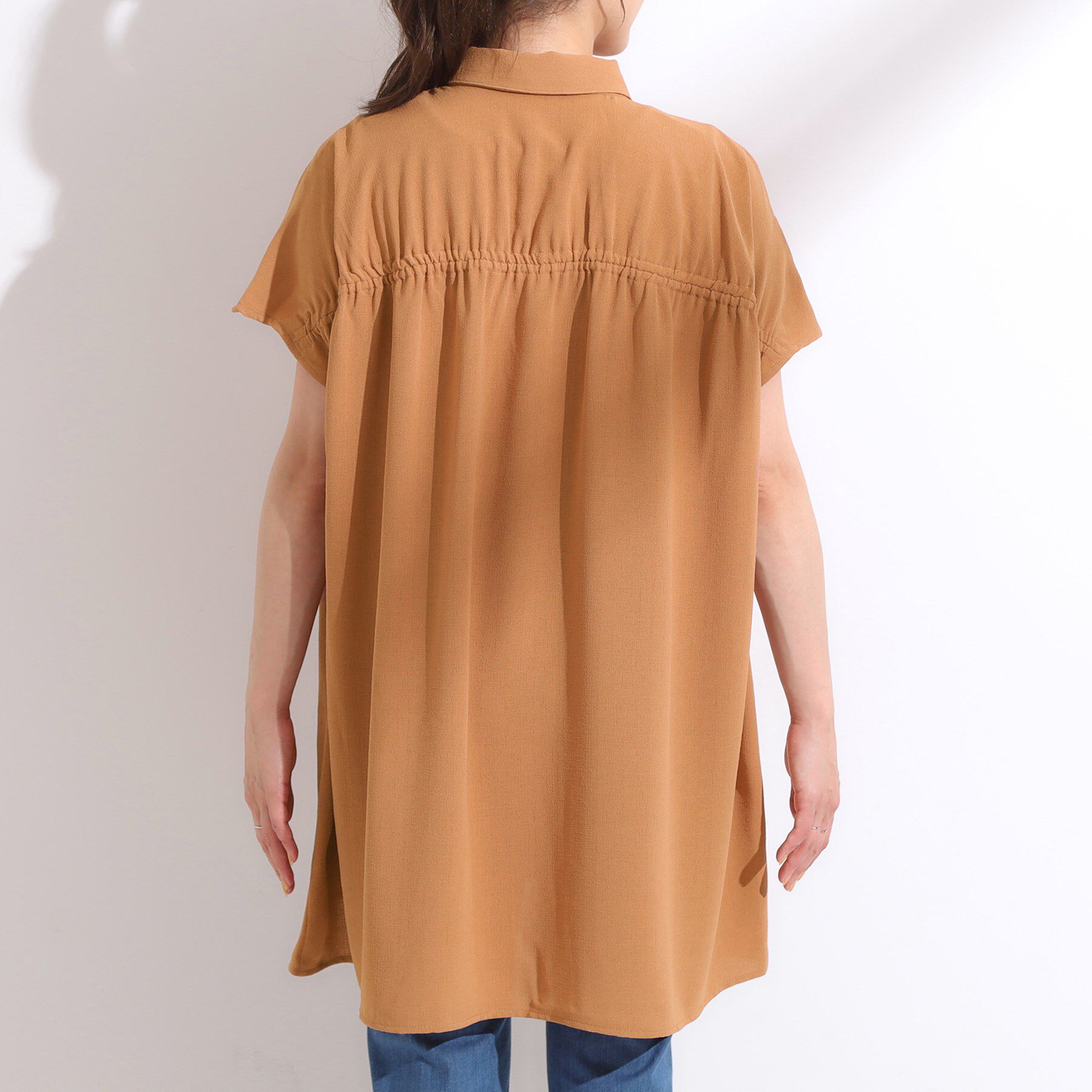 SHOO･LA･RUE「【S-LL/体型カバー】さらりとしたタッチが心地よい バックギャザーブラウス」|チュニック|