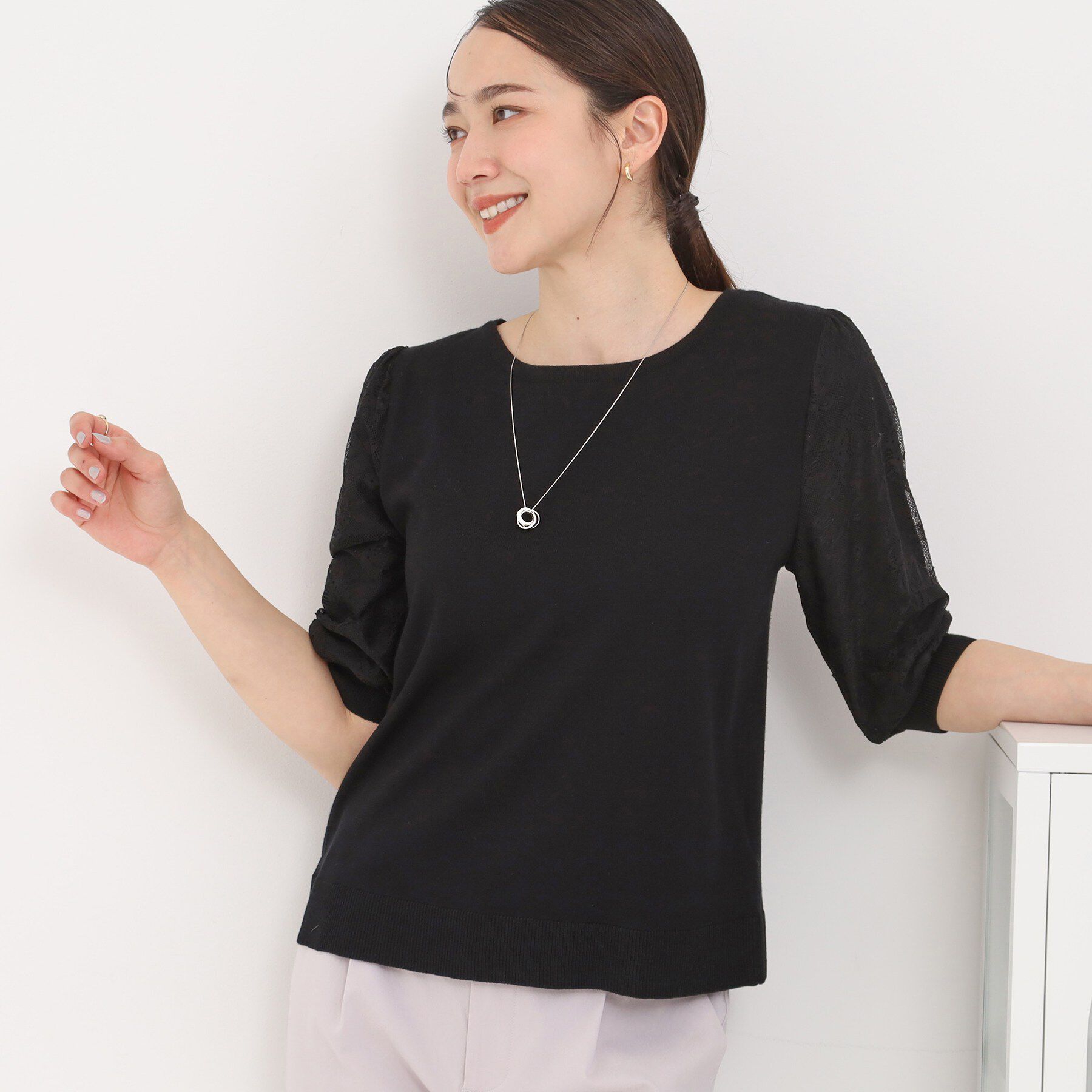 SHOO･LA･RUE「【洗濯機可/S-LL】シンプルだけど華やか レースの5分袖ニット」|ニット・セーター|ブラック(019)