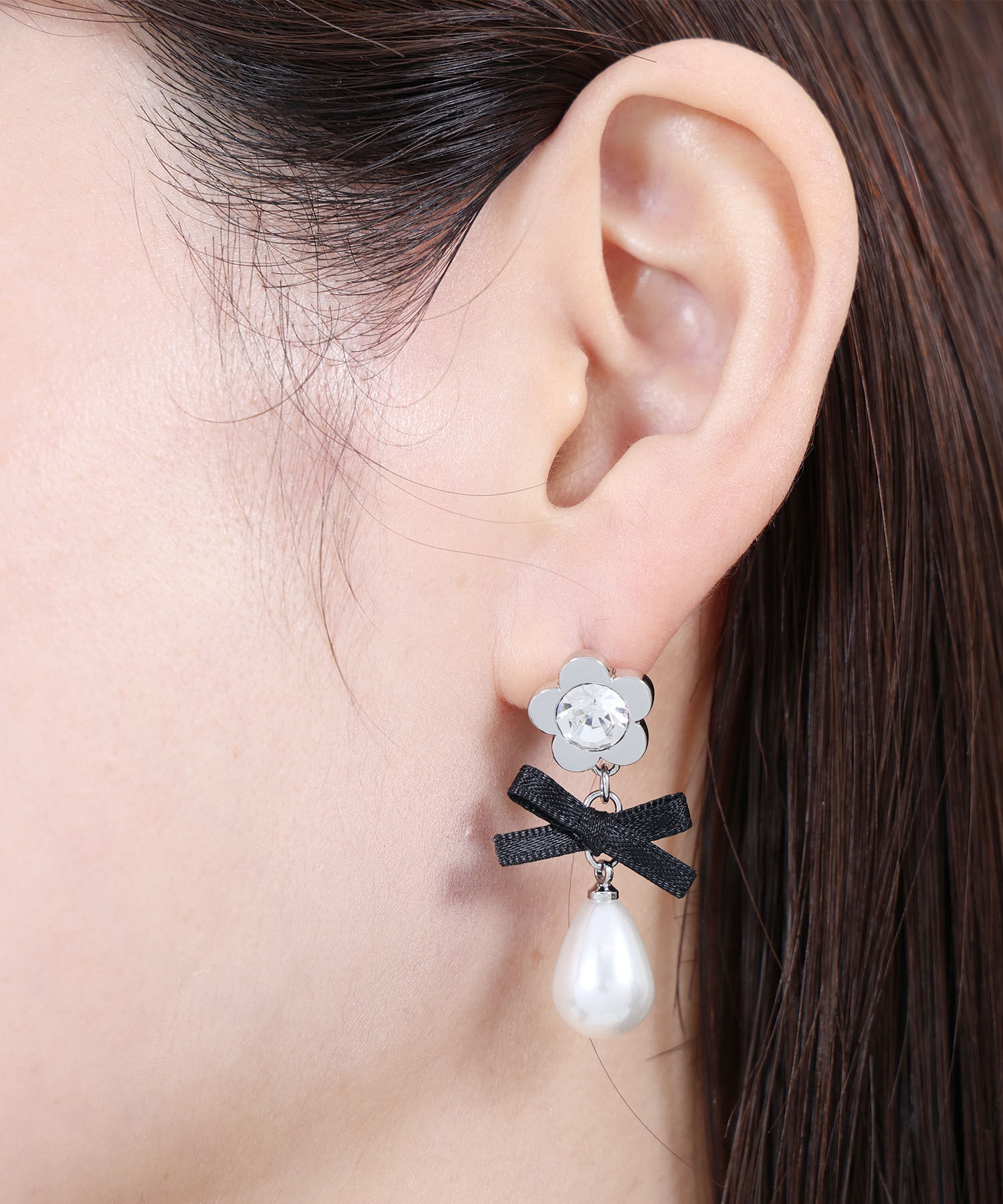 MARY QUANT「メタルデイジードロップパール ピアス」|ピアス|シルバー
