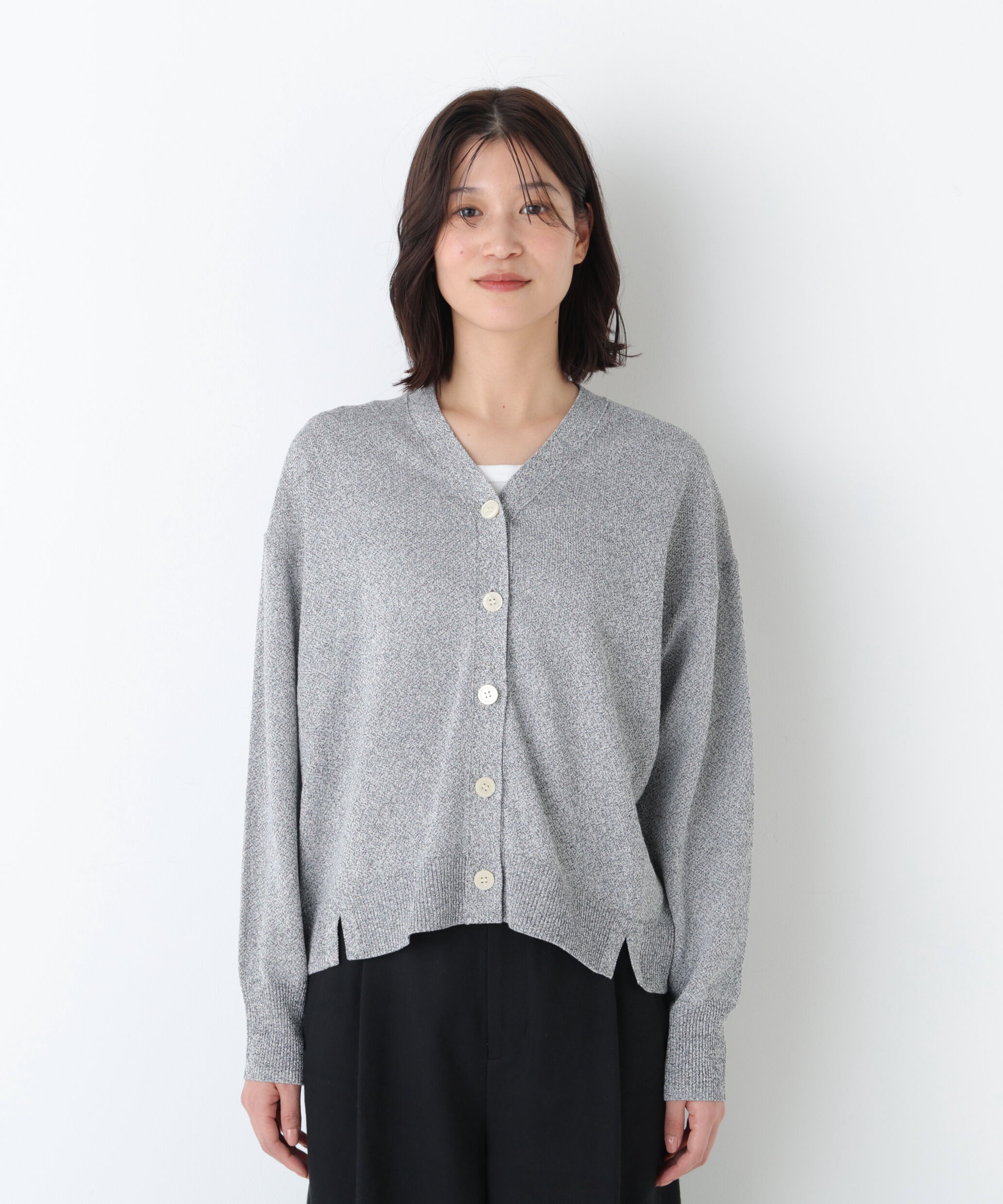  「◆《名品 / 洗える》　ペーパーヤーンＶネックカーディガン」|ニット・セーター|