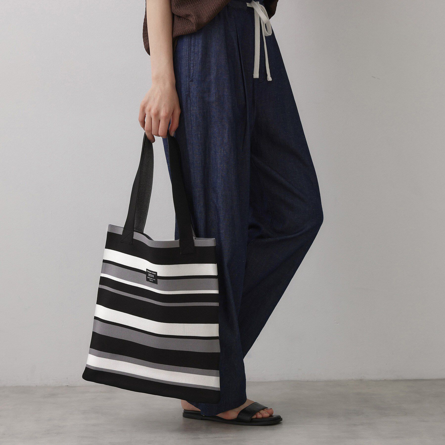 Dessin「【マシンウォッシャブル・A4収納可】ランダムボーダーニットBAG」|トートバッグ|ブラック(319)
