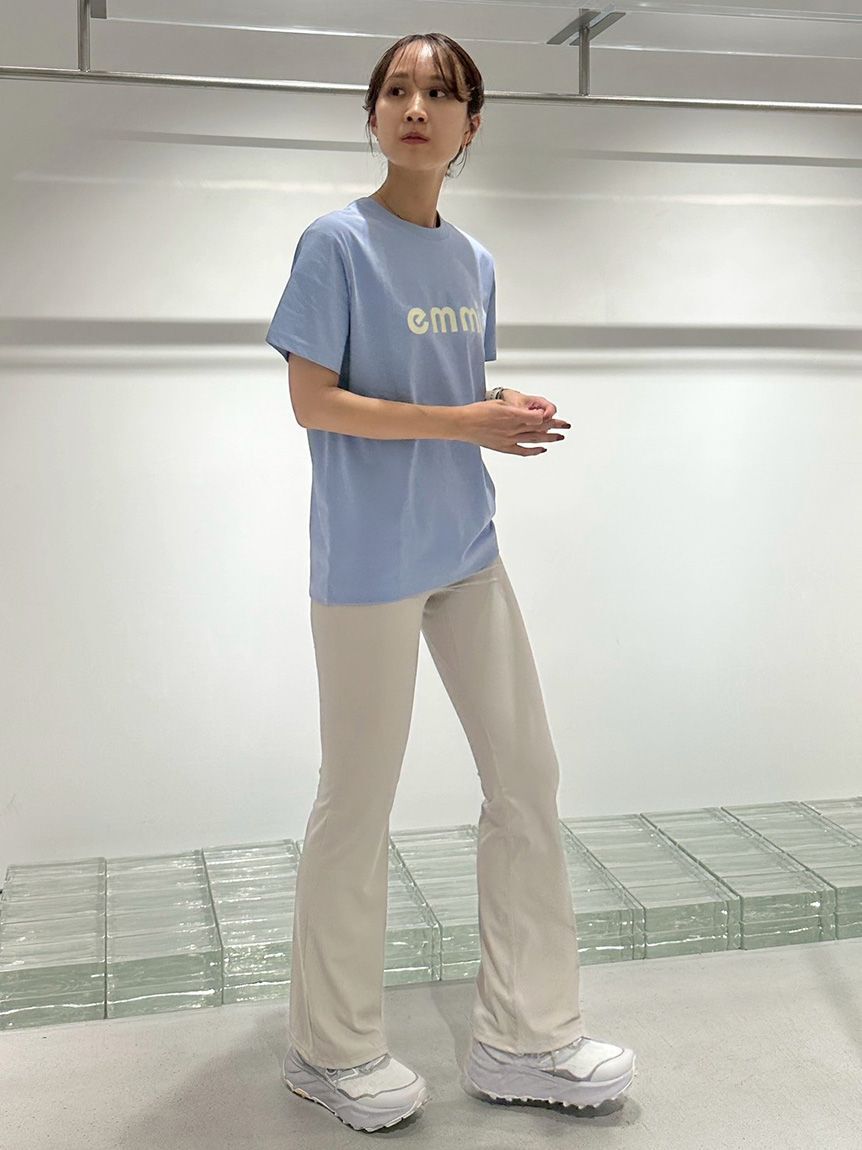 emmi yoga「サステナレッチUnity フレアパンツ」|チノ|
