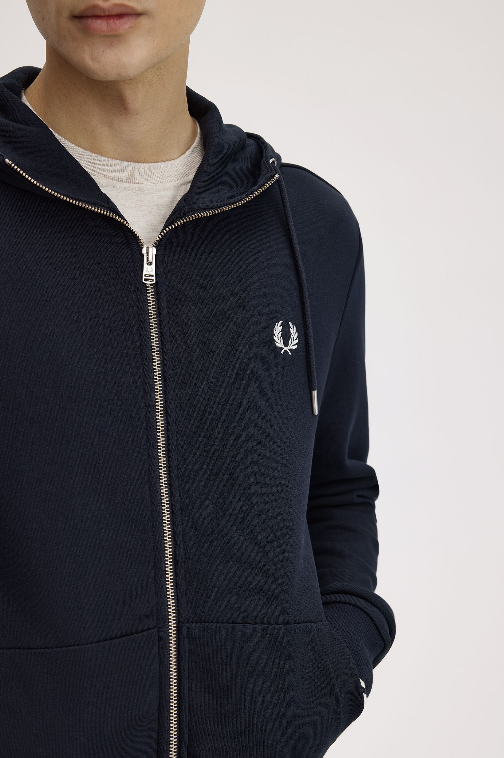 FRED PERRY 「FRED PERRY／Hooded Zip Through Sweatshirt／フードジップアップパーカー」|スウェット・ジャージ|