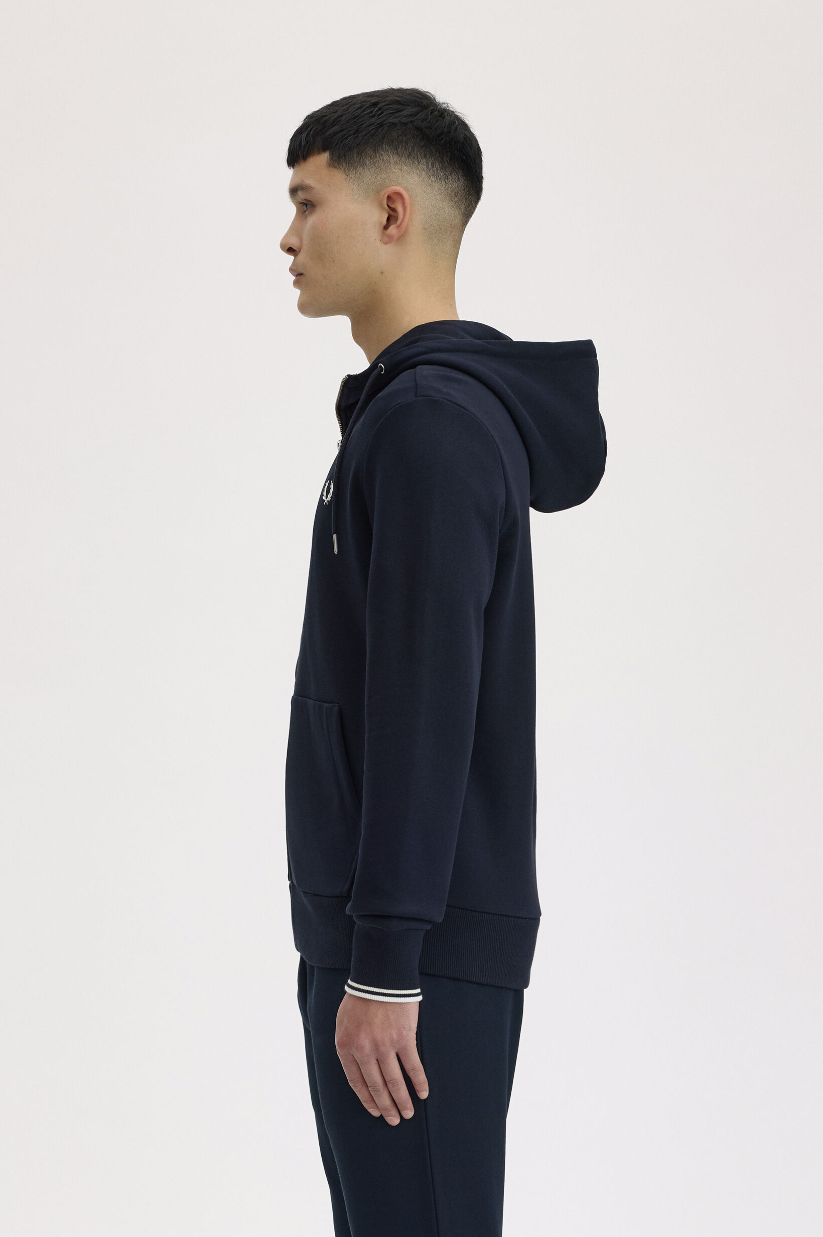 FRED PERRY 「FRED PERRY／Hooded Zip Through Sweatshirt／フードジップアップパーカー」|スウェット・ジャージ|