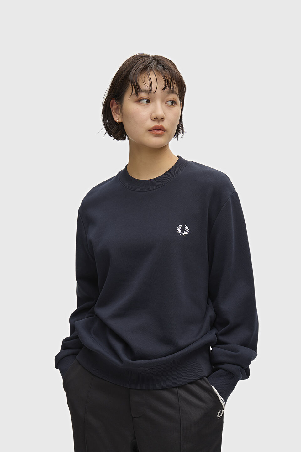 FRED PERRY 「FRED PERRY／Crew Neck Sweatshirt／フレッドペリースウェットシャツ」|Tシャツ・カットソー|NAVY