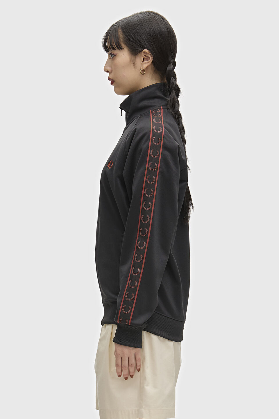 FRED PERRY 「FRED PERRY／Contrast Tape Track Jacket／フレッドペリー コントラストテープトラックジャケット」|ブルゾン・スタジャン|