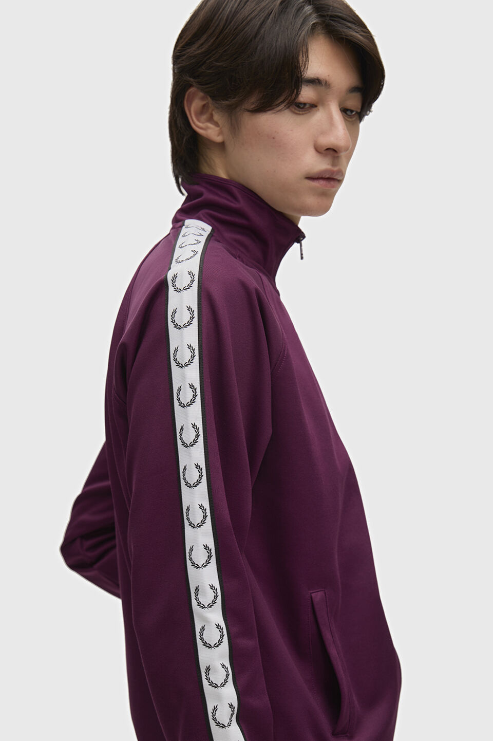 FRED PERRY 「FRED PERRY／Contrast Tape Track Jacket／フレッドペリー コントラストテープトラックジャケット」|ブルゾン・スタジャン|PLUM
