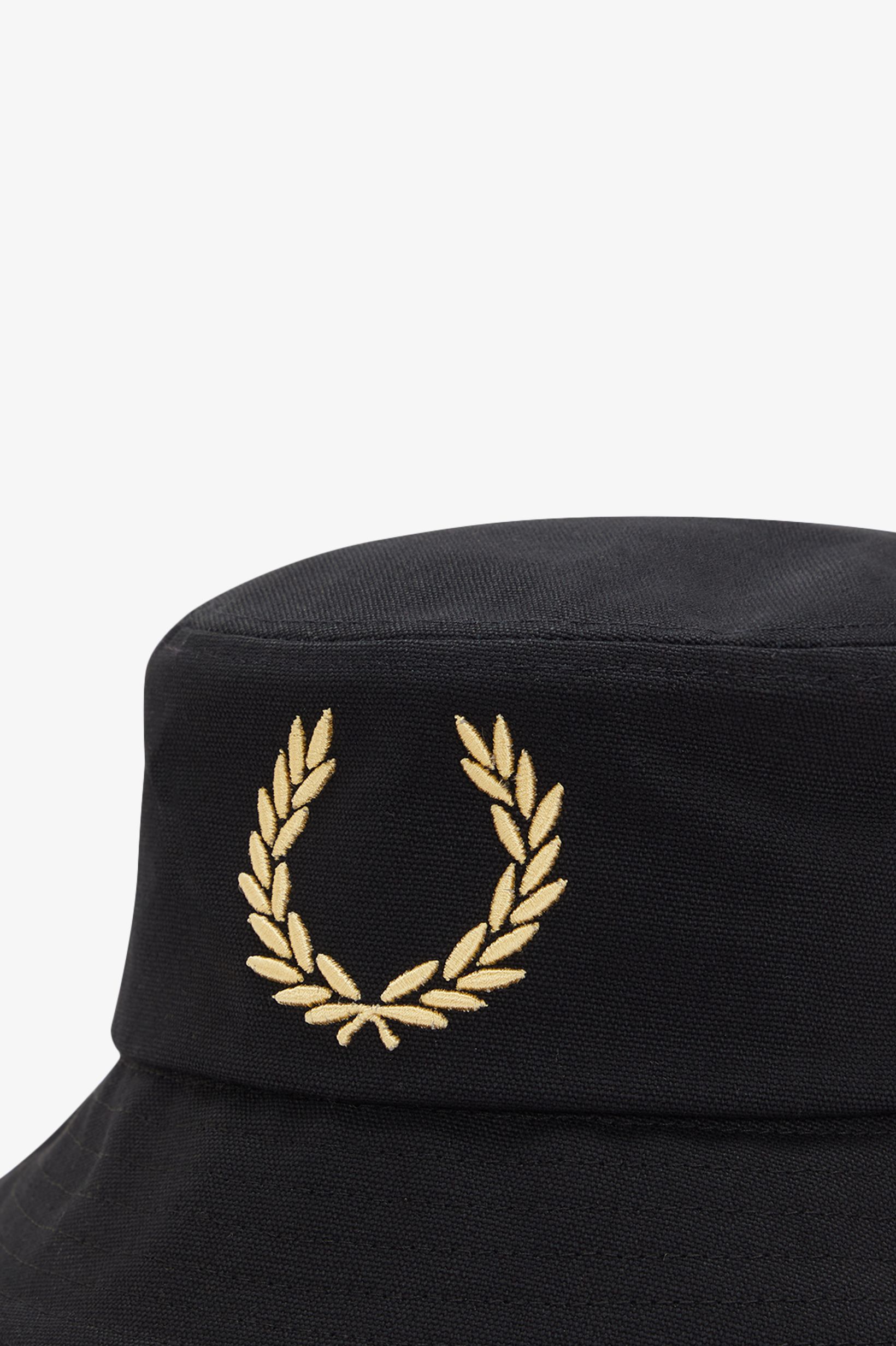 FRED PERRY 「Bold Branding Canvas Bucket Hat／ボールドロゴキャンバスバケットハット」|ハット|