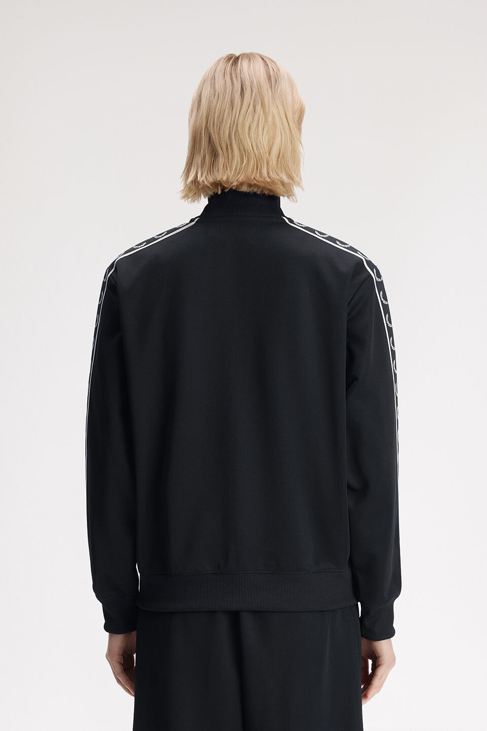 FRED PERRY 「Taped Track Jacket／フレッドペリートラックジャケット」|スウェット・ジャージ|
