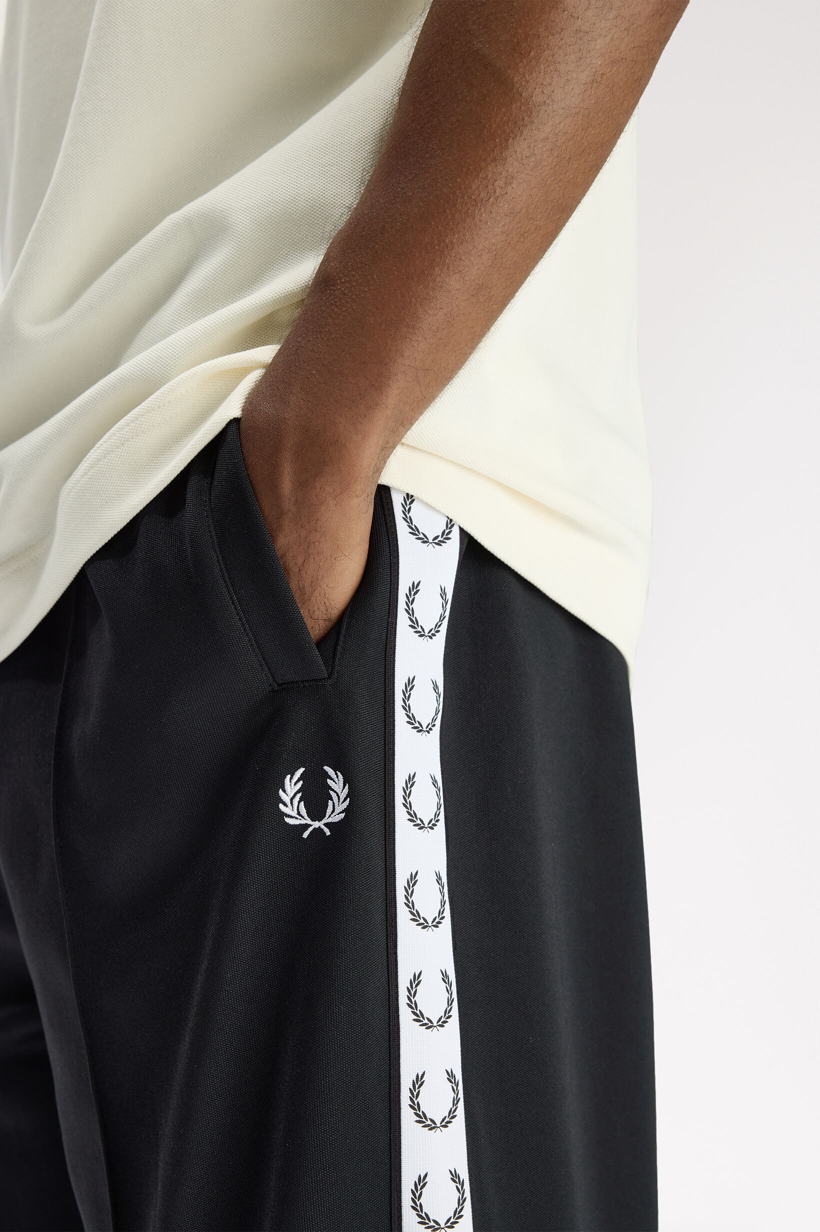 FRED PERRY 「Wide Leg Track Pants／ワイドレッグトラックパンツ」|その他|