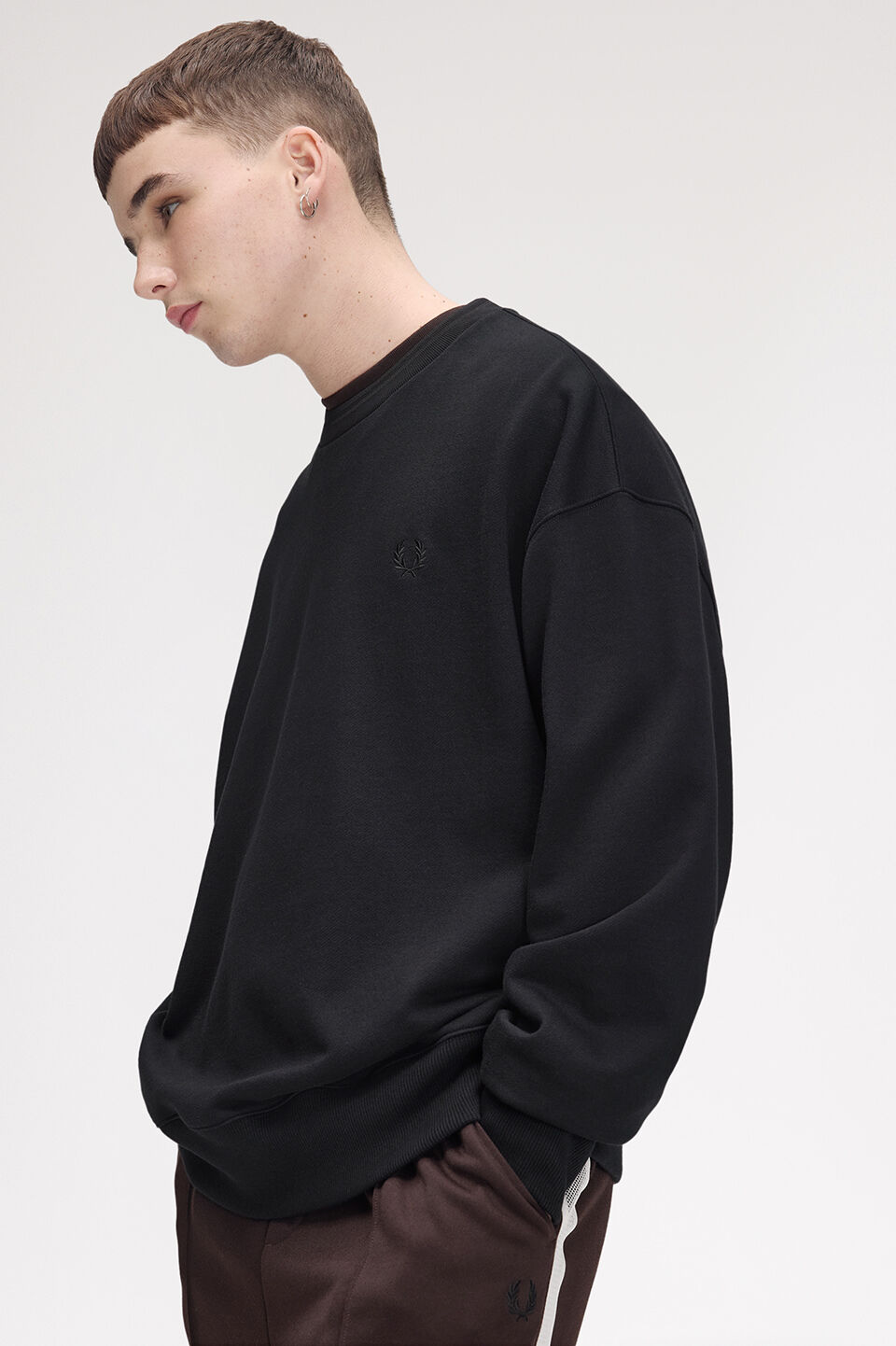 FRED PERRY 「FRED PERRY／Oversized Tipped Sweatshirt／オーバーサイズティップドスウェット」|スウェット・ジャージ|