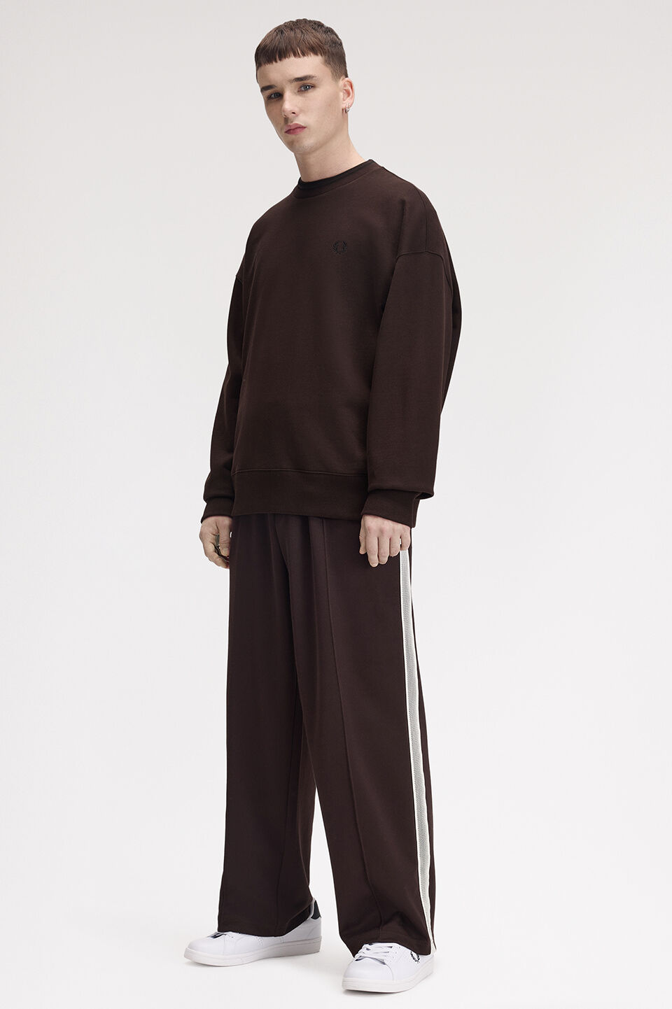 FRED PERRY 「FRED PERRY／Oversized Tipped Sweatshirt／オーバーサイズティップドスウェット」|スウェット・ジャージ|