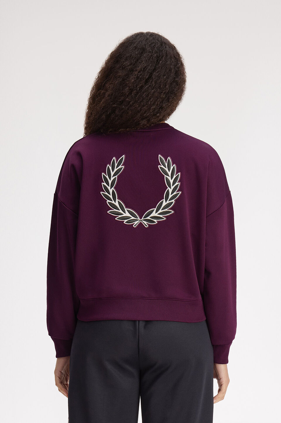 FRED PERRY 「FRED PERRY／Laurel Wreath Badge Sweatshirt／ローレルリースバッジスウェット」|スウェット・ジャージ|