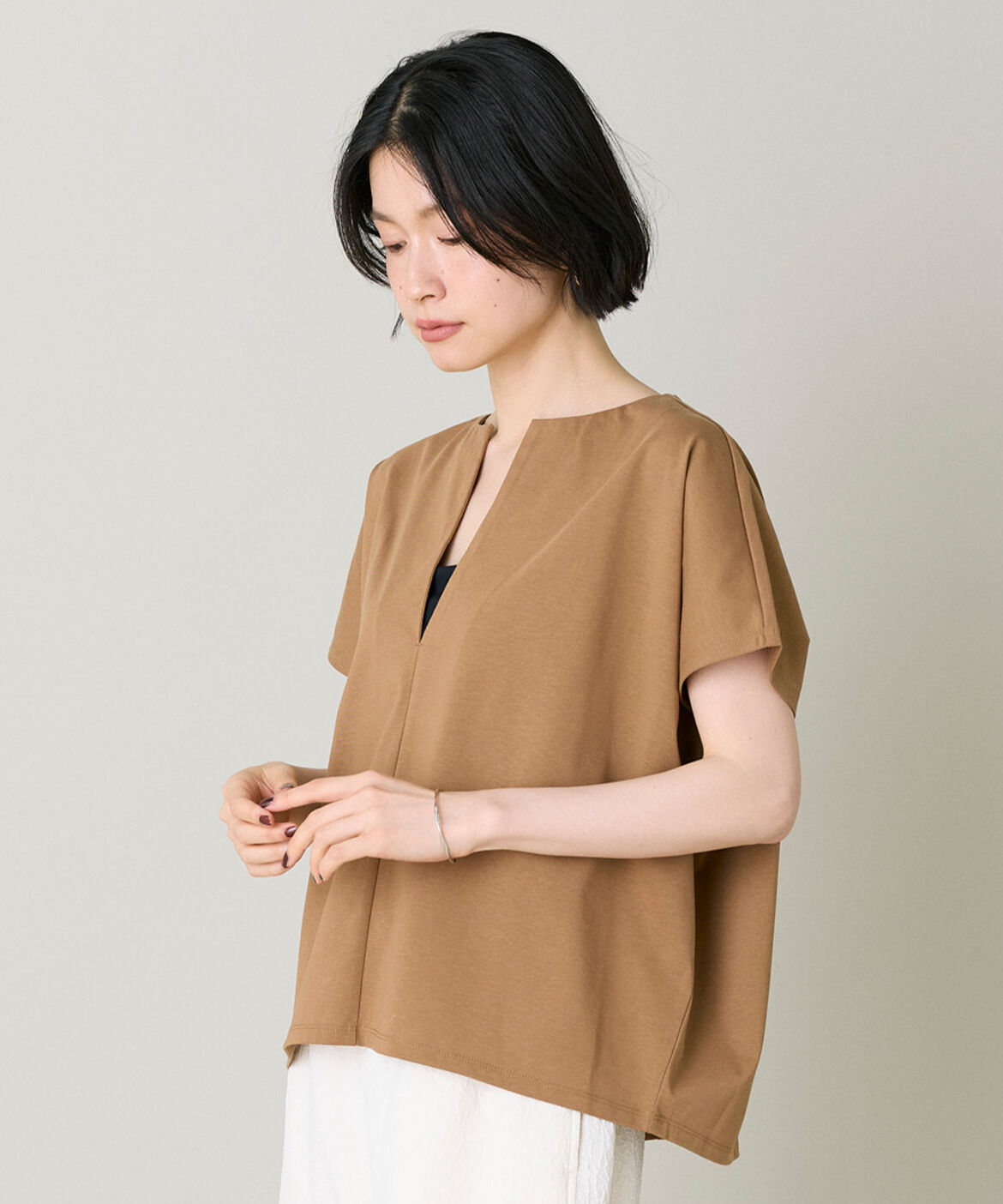 DAY by DAY it&rsquo;s international「ｷｰﾈｯｸｶｯﾄﾌﾟﾙｵｰﾊﾞｰ|すっきり魅せるｷｰﾈｯｸ､軽やか天」|Tシャツ・カットソー|