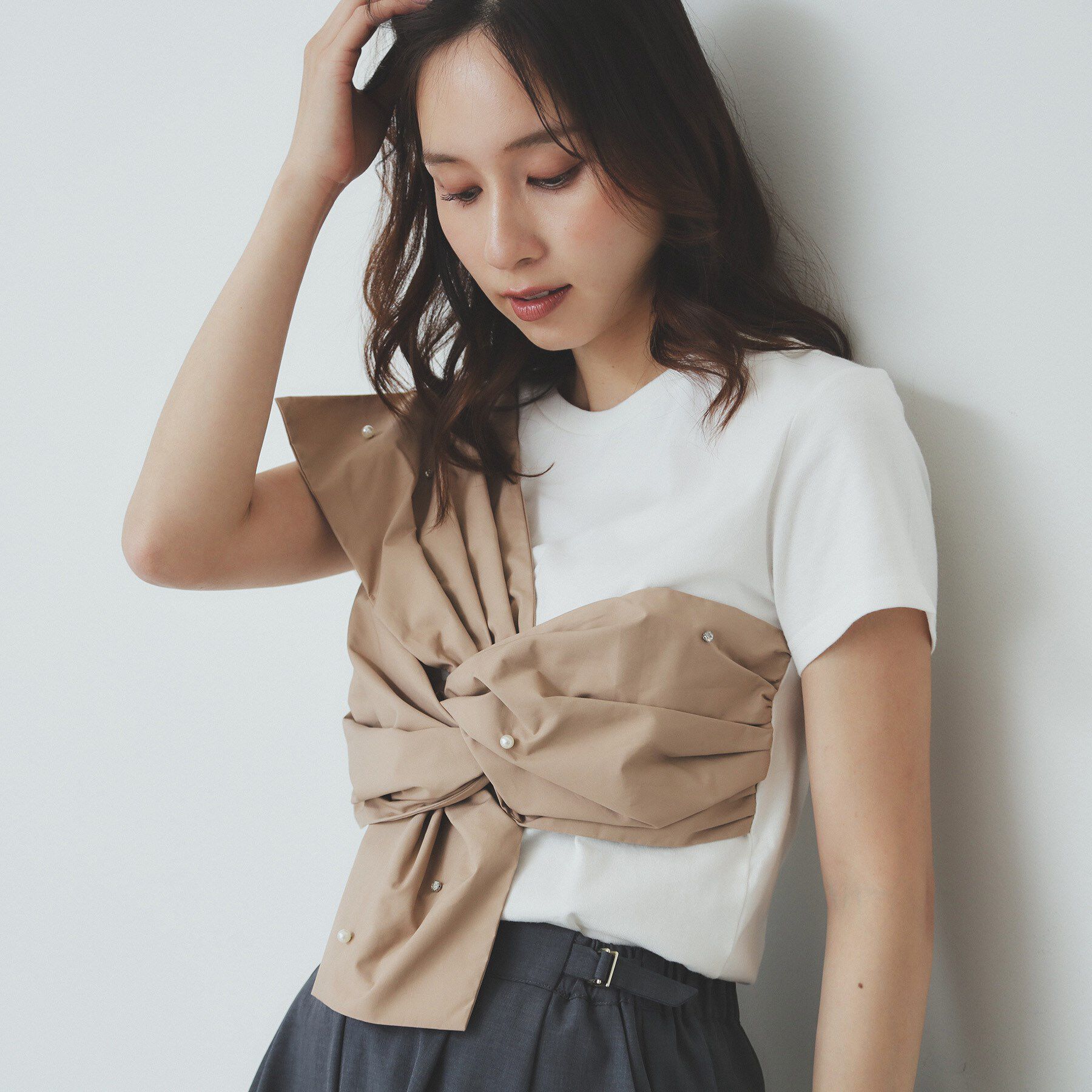 index「パール調アシメドッキングTシャツ【洗える／接触冷感】」|Tシャツ・カットソー|オフホワイト(503