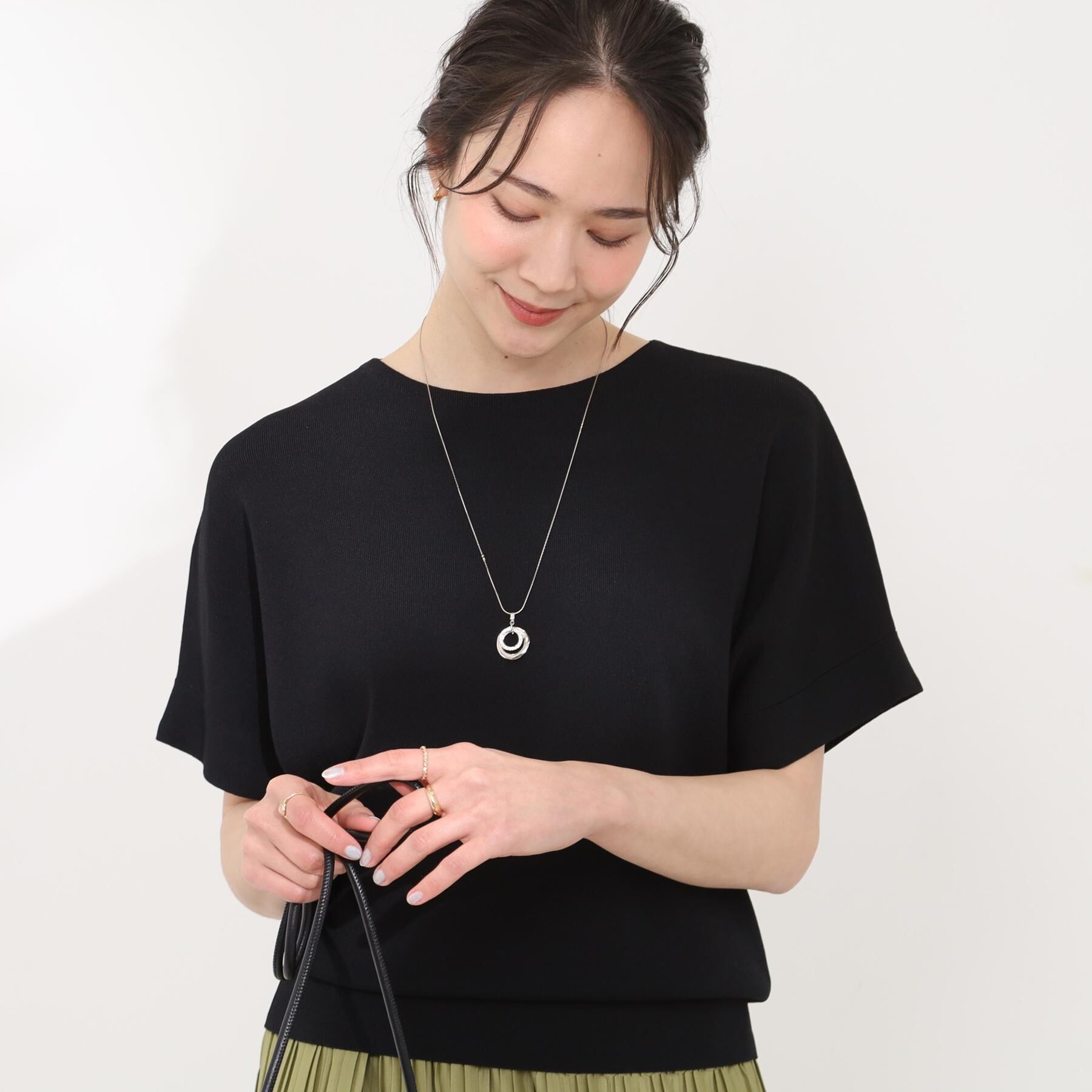 SHOO･LA･RUE「【毎日洗える/ひんやり/UV】二の腕隠れる さらっとドルマン半袖ニット」|ニット・セーター|ブラック(019)