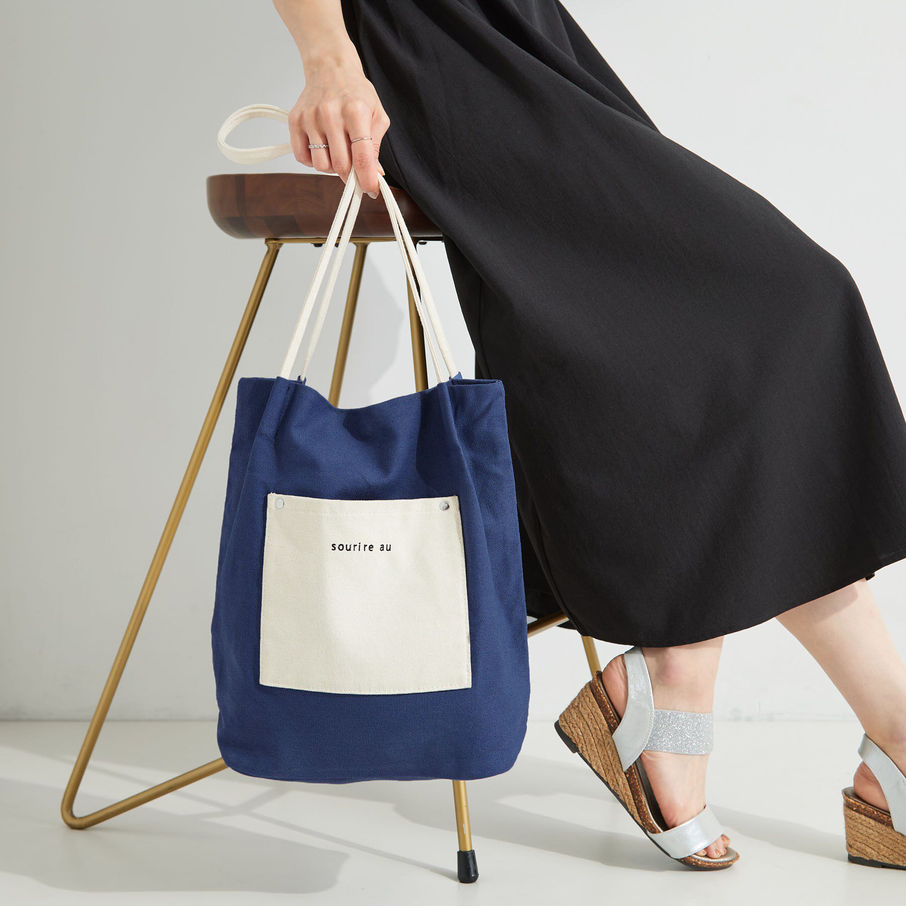SHOO･LA･RUE「【A4サイズ/柄が選べる】肩掛けしやすい キャンバストートバッグ」|トートバッグ|ブルー(092)