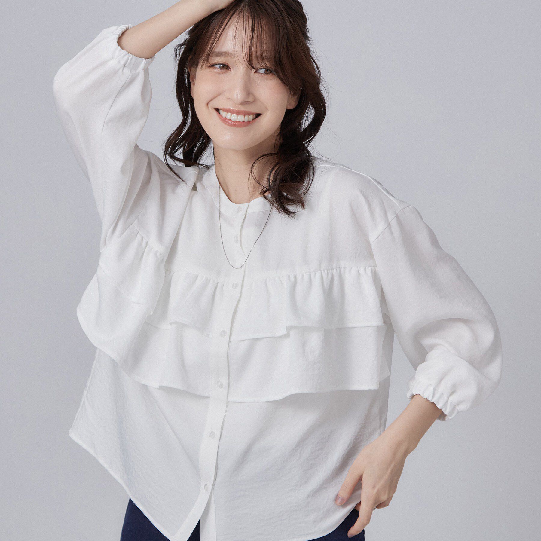 SHOO･LA･RUE「【S-LL/洗濯機可】1枚で華やか フロントティアードブラウス」|シャツ・ブラウス|ホワイト(001)