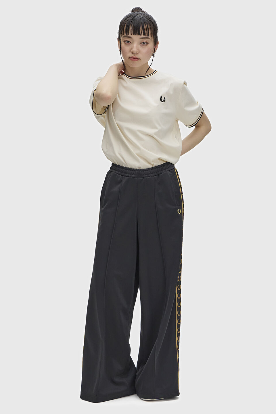 FRED PERRY 「Twin Tipped T-Shirt／ティップラインTシャツ M1588V」|Tシャツ・カットソー|