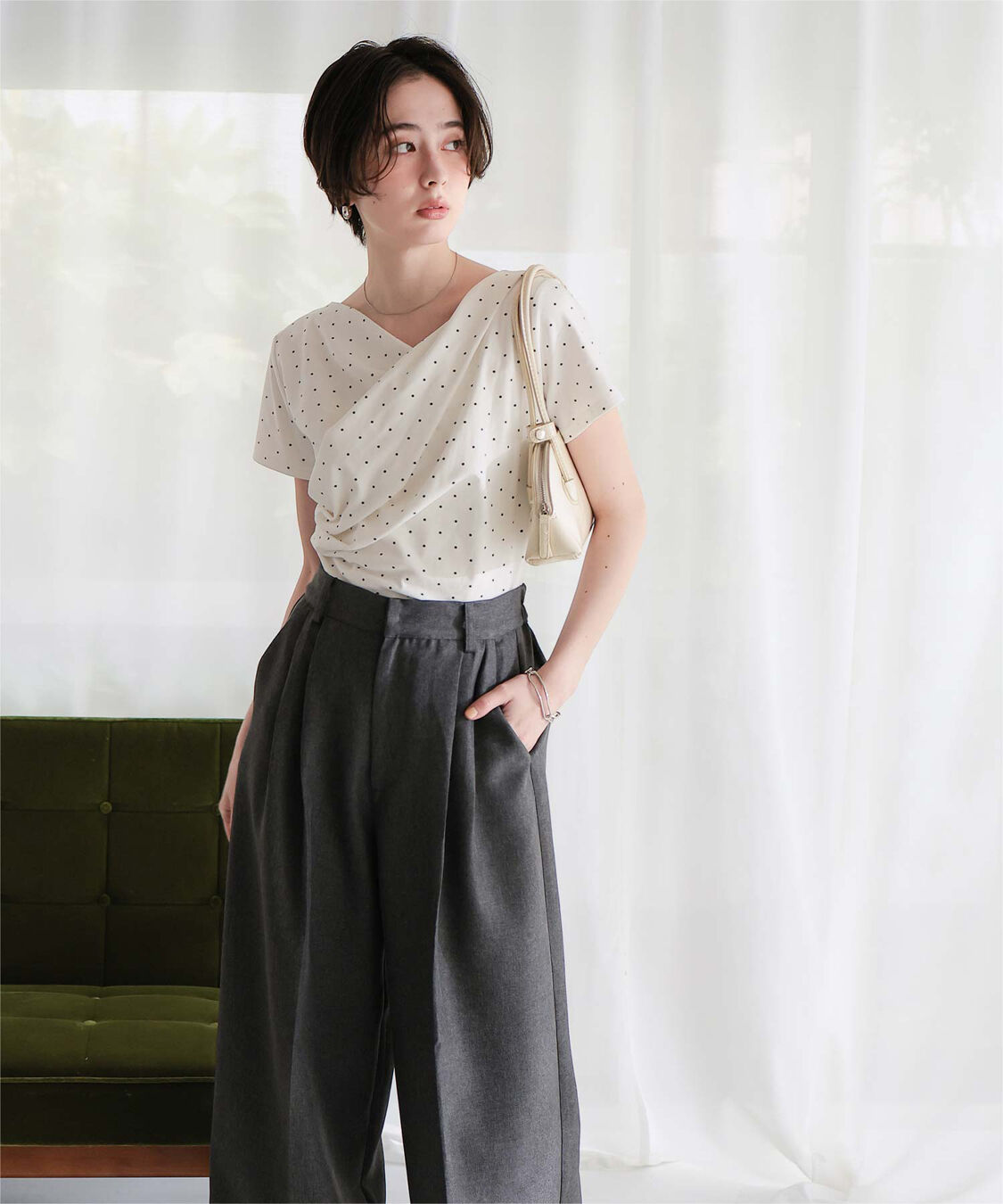 titivate「オフショルダーハーフスリーブTシャツ」|Tシャツ・カットソー|