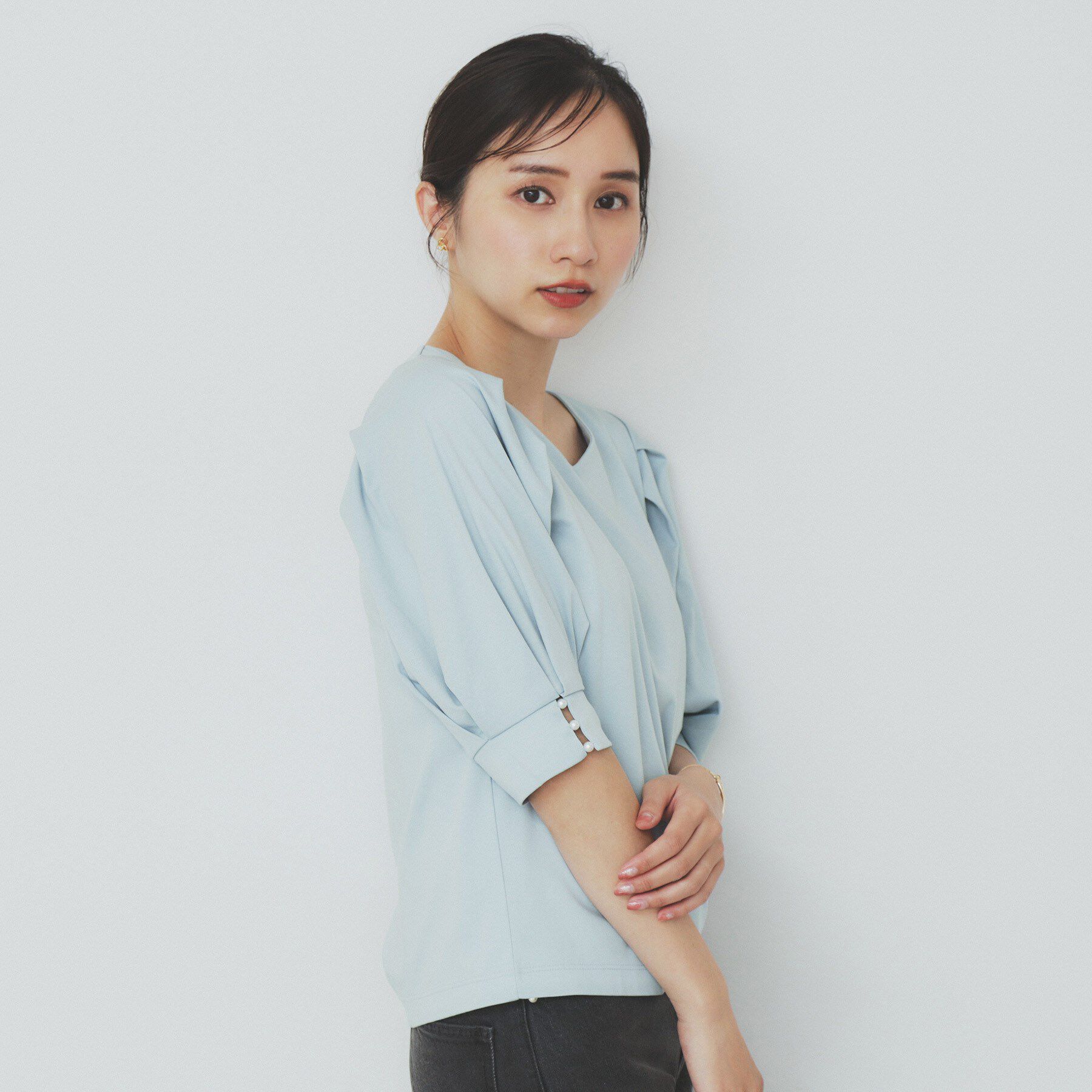 index「《5色展開》Vネックタックパフスリーブトップス【洗濯機洗い可／UVケア／接触冷感】」|Tシャツ・カットソー|