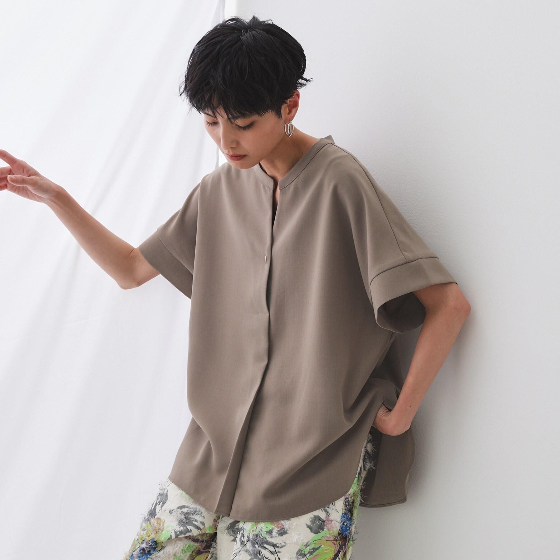 OPAQUE.CLIP「《5色展開／SS-LLサイズ》スキッパー金ボタンブラウス／セットアップ対応【防シワ／ストレッチ／洗濯」|シャツ・ブラウス|