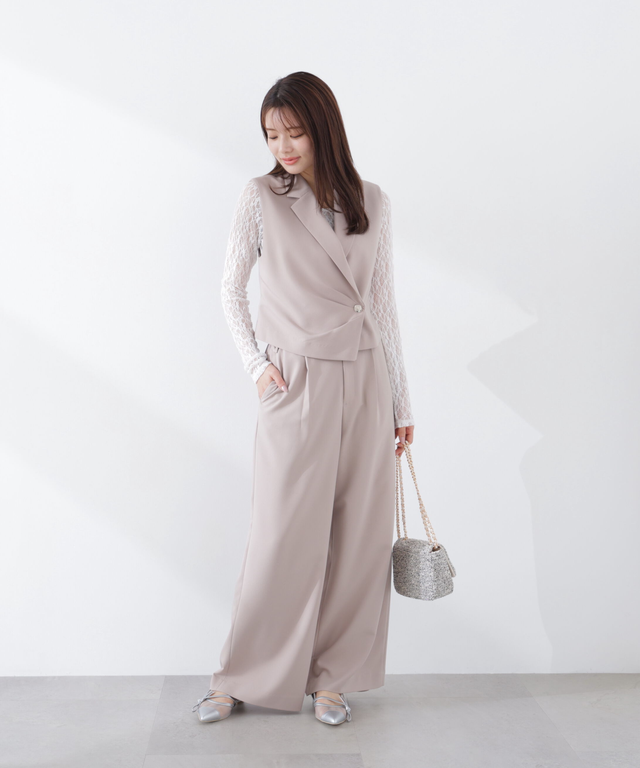 PROPORTION BODY DRESSING「タックアシメジレ　26SS」|ブルゾン・スタジャン|