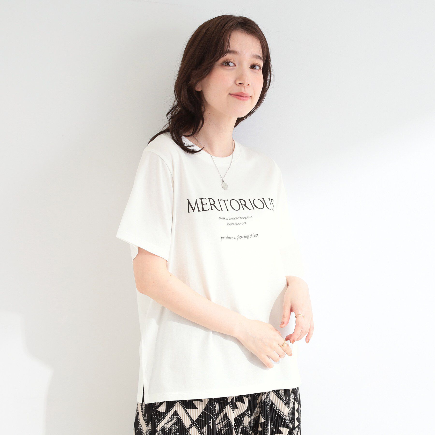 SHOO･LA･RUE「【ひんやり/S-LL/洗濯機可】真夏に着たい 大人のベーシックカラープリントTシャツ」|Tシャツ・カットソー|