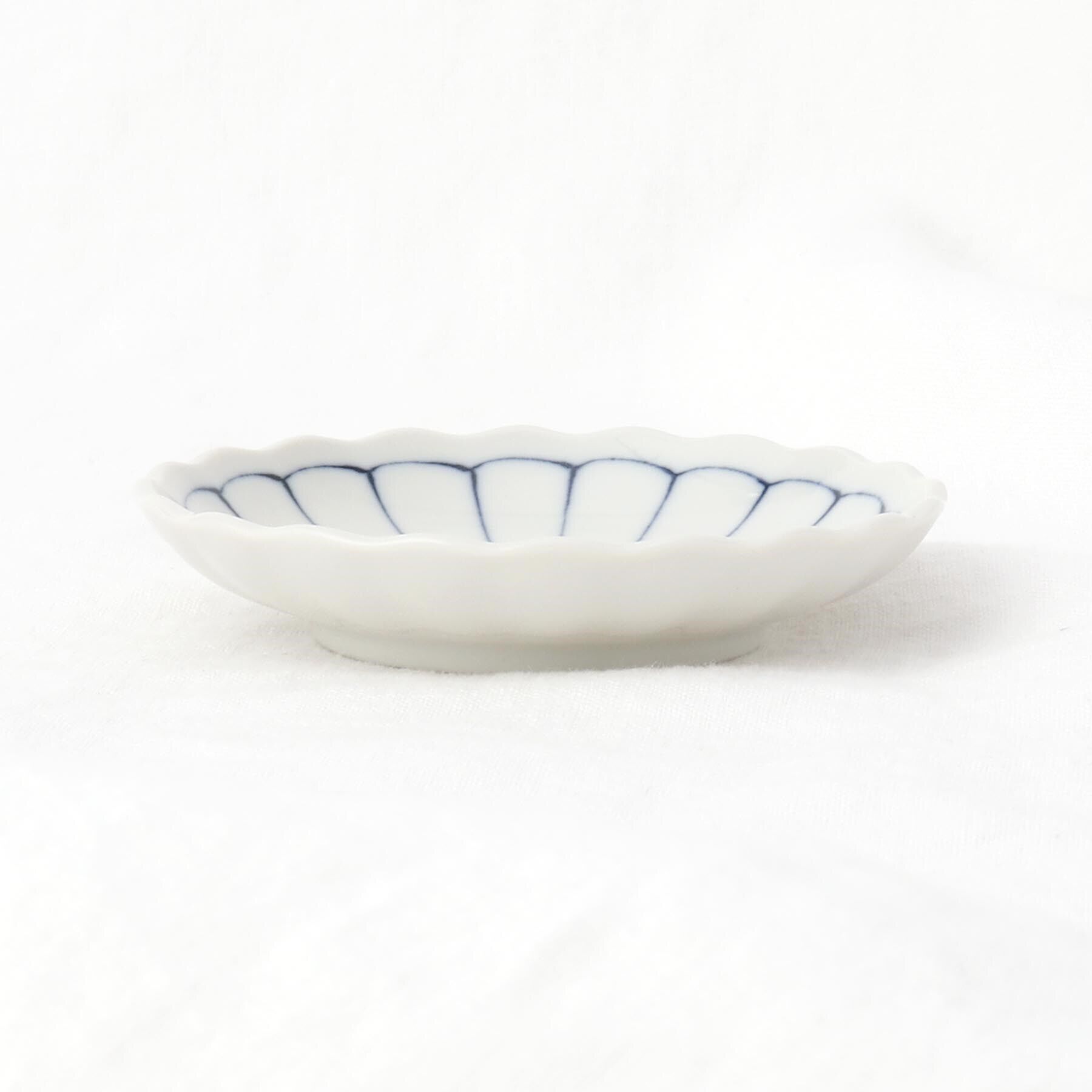 212 KITCHEN STORE「菊線 菊形小皿」|食器・キッチングッズ|