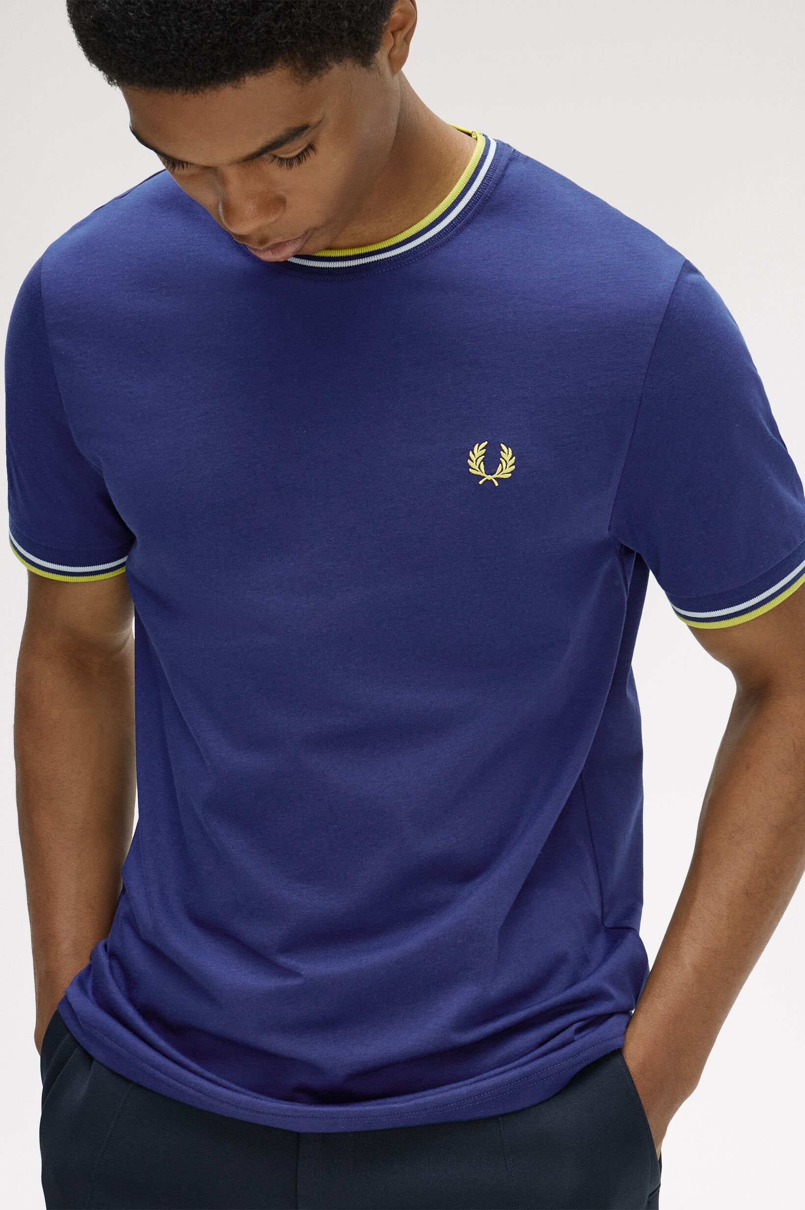 FRED PERRY 「Twin Tipped T-Shirt／ティップラインTシャツ M1588V」|Tシャツ・カットソー|