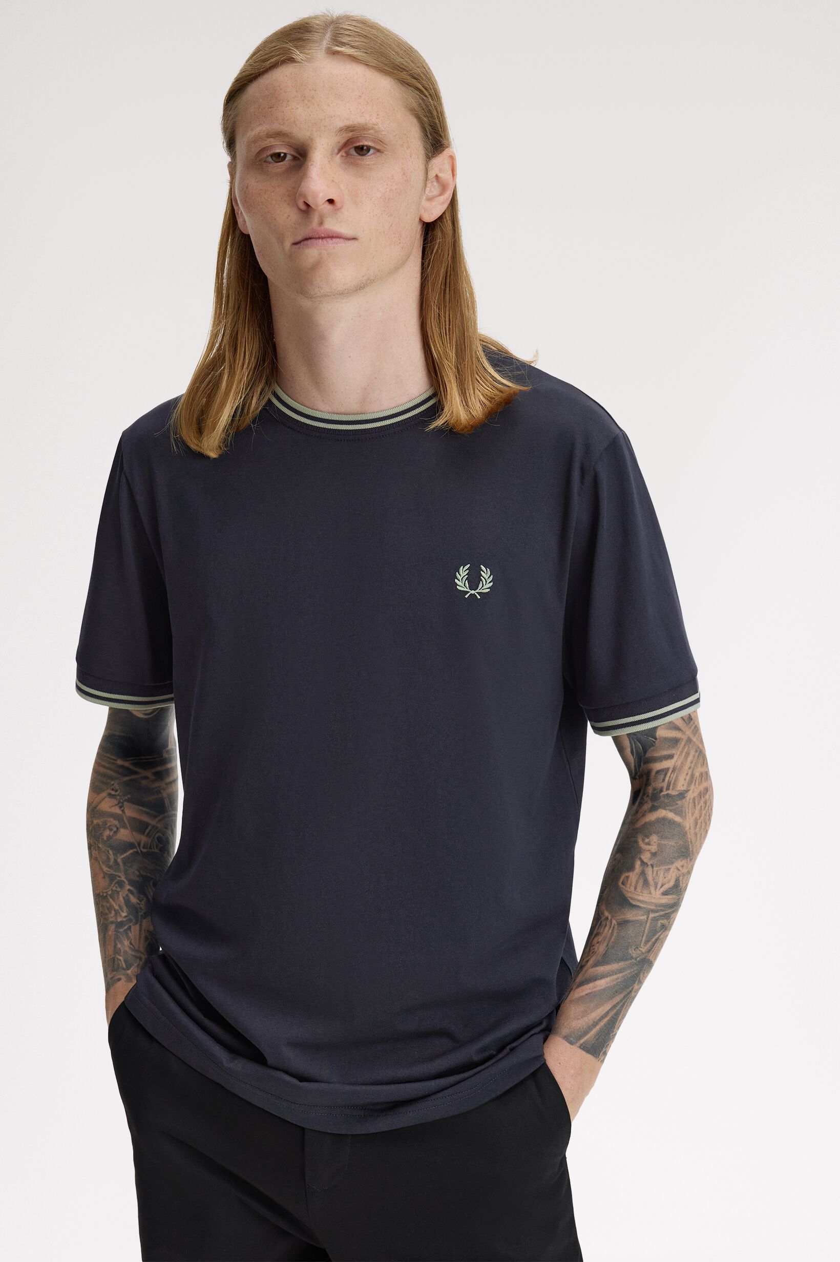 FRED PERRY 「Twin Tipped T-Shirt／ティップラインTシャツ M1588V」|Tシャツ・カットソー|NAVY